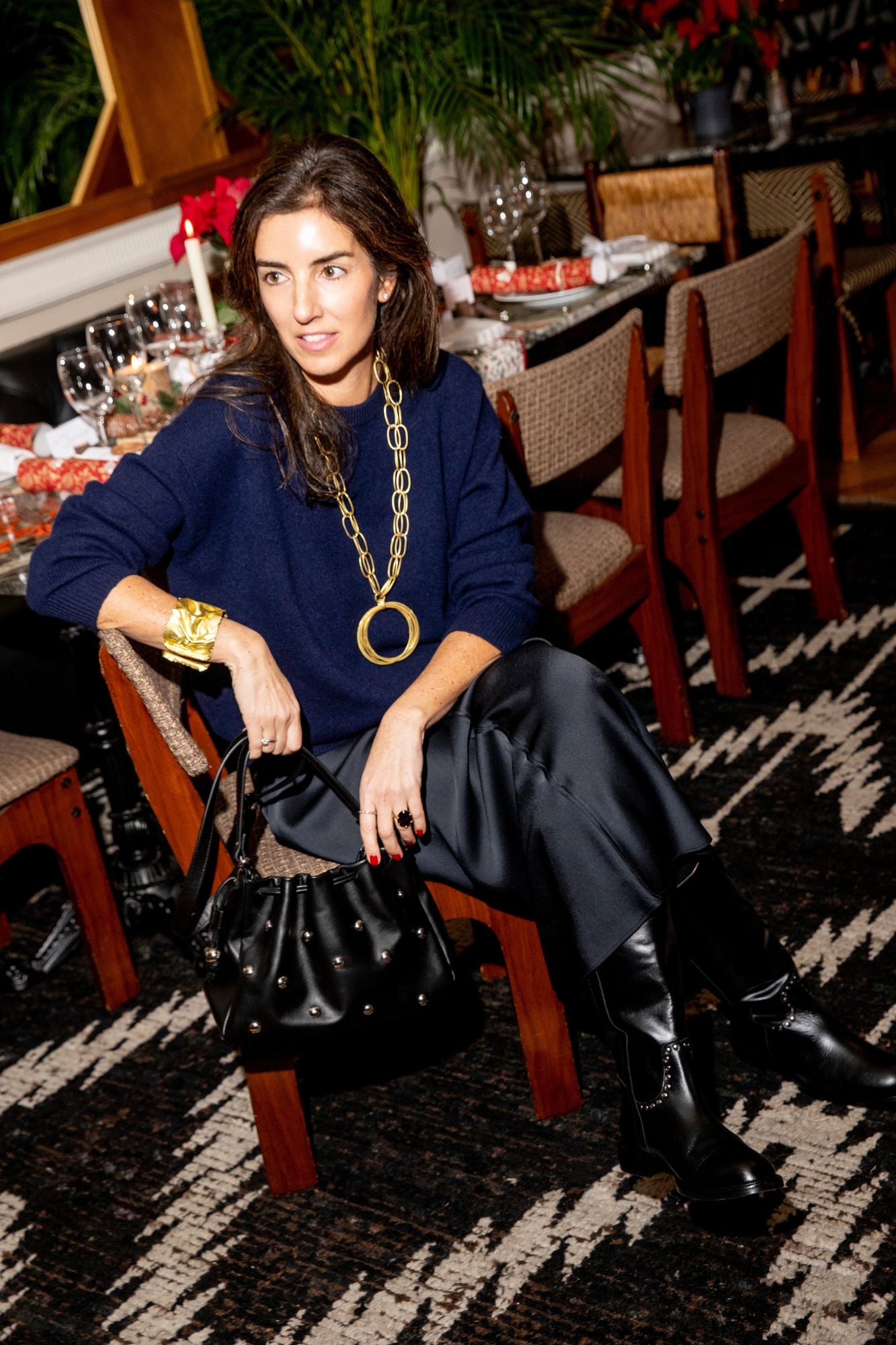 BOLSO BOMBONERA TACHAS NEGRO