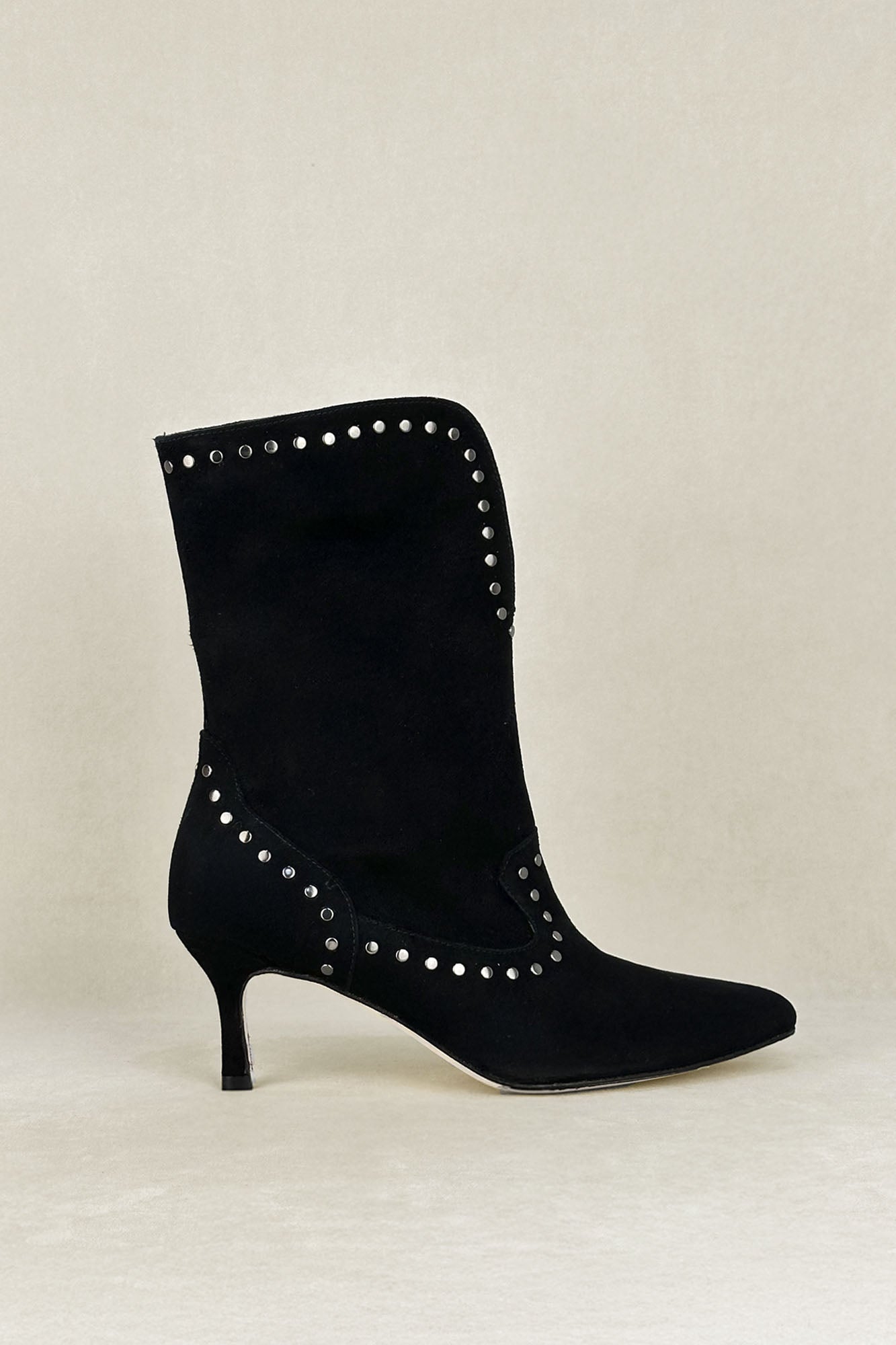 BOTA ANTE TIERRA NEGRO 5CM