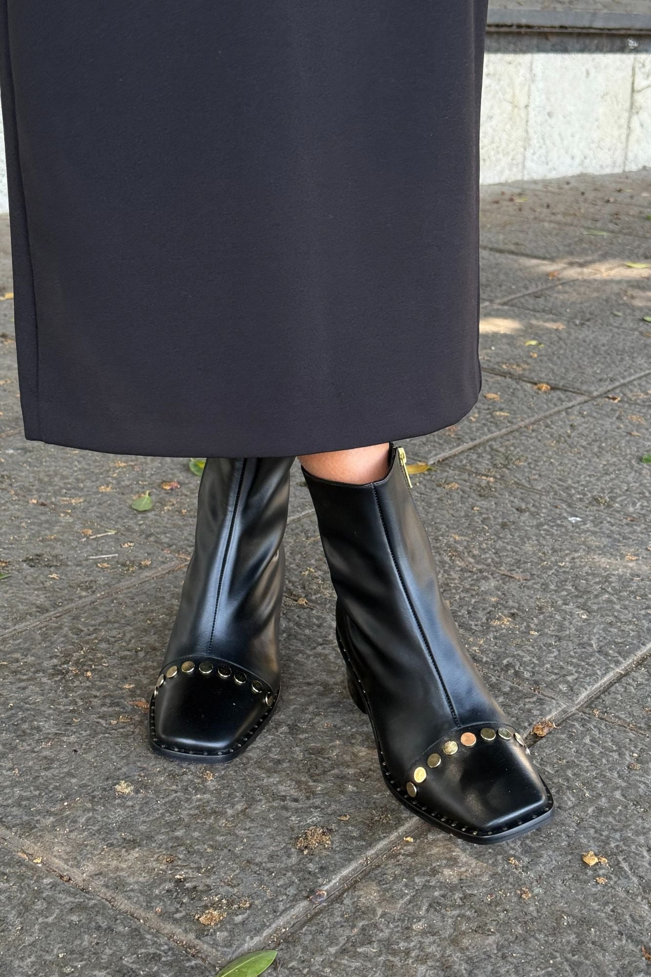 BOTIN FILIPA TACHAS NEGRO 6CM