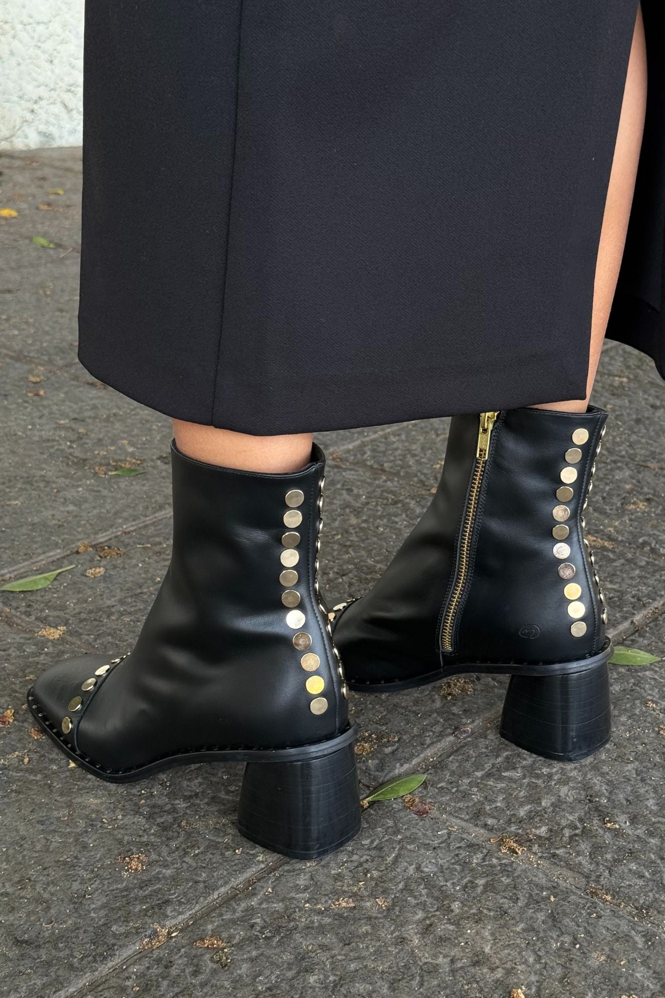 BOTIN FILIPA TACHAS NEGRO 6CM