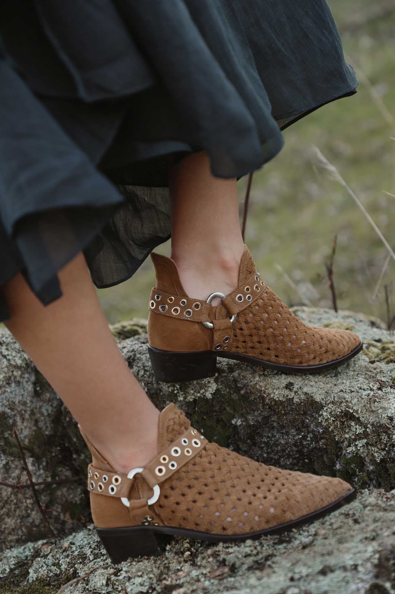 BOTIN ROCK TRENZADO TOSTADO 4CM