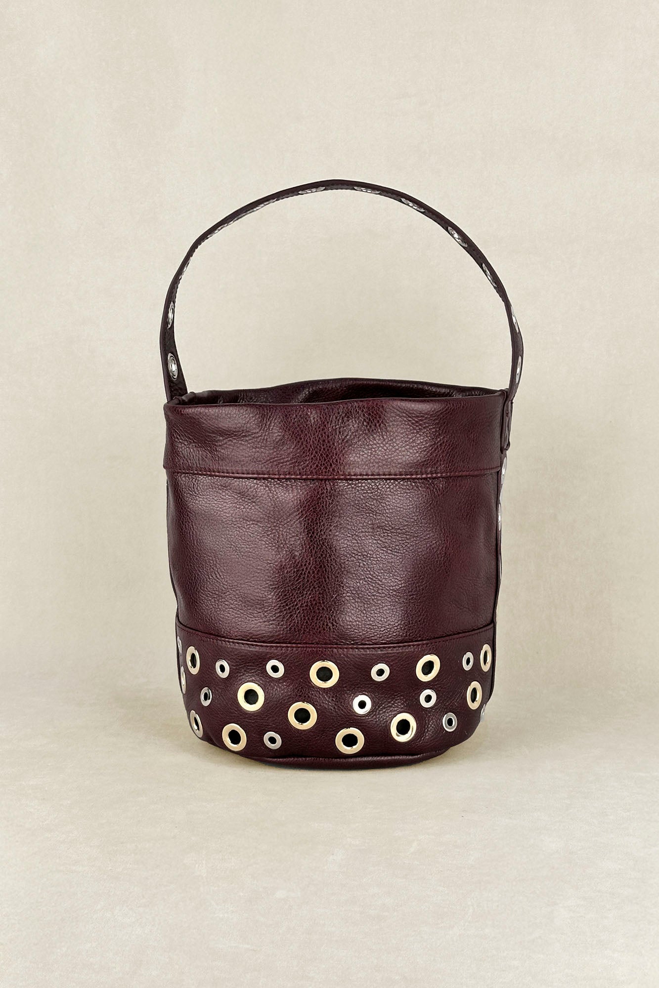 BOLSO BUCKET MINI ROCK BURDEOS