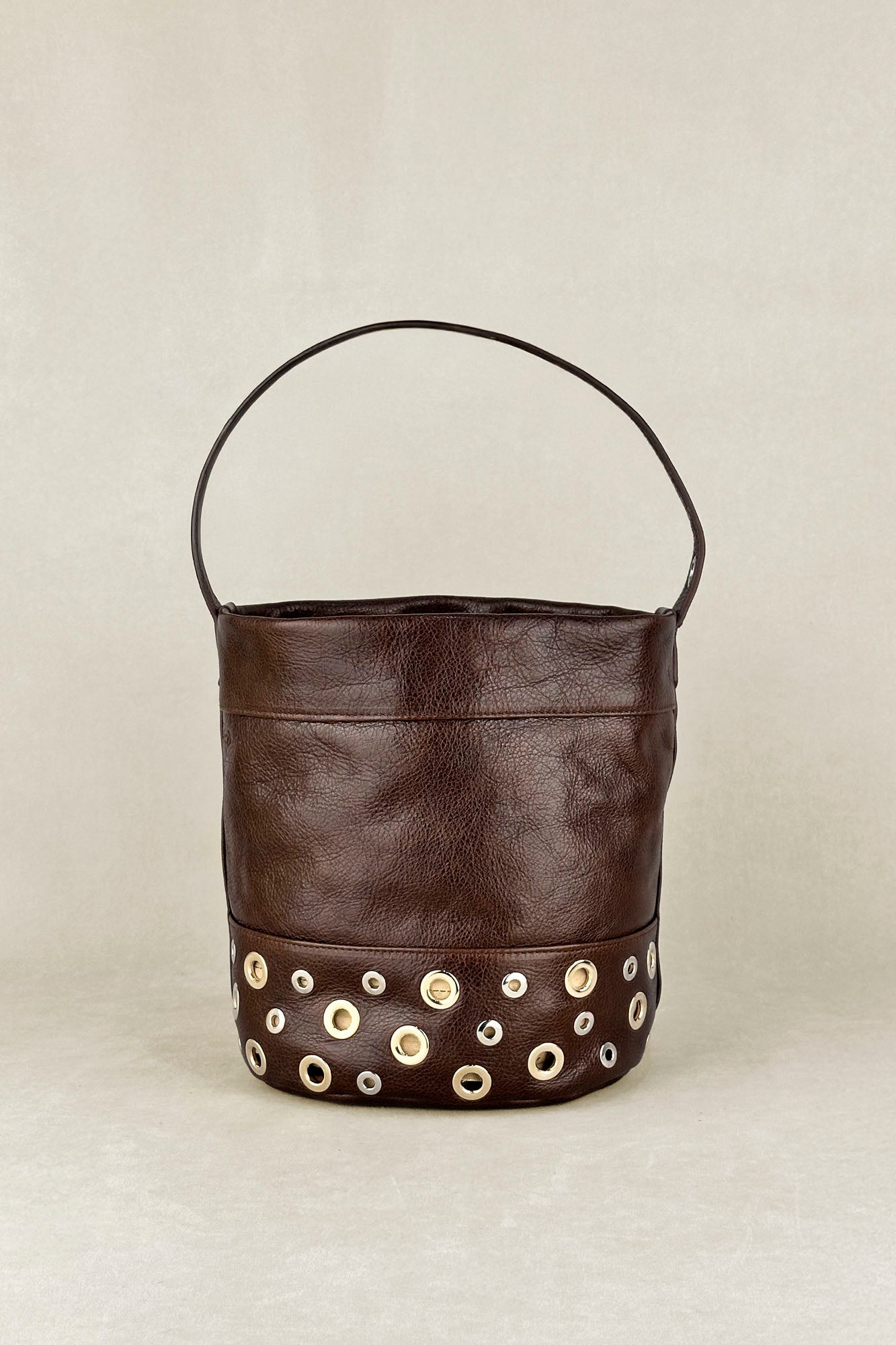 BOLSO BUCKET MINI ROCK CHOCOLATE