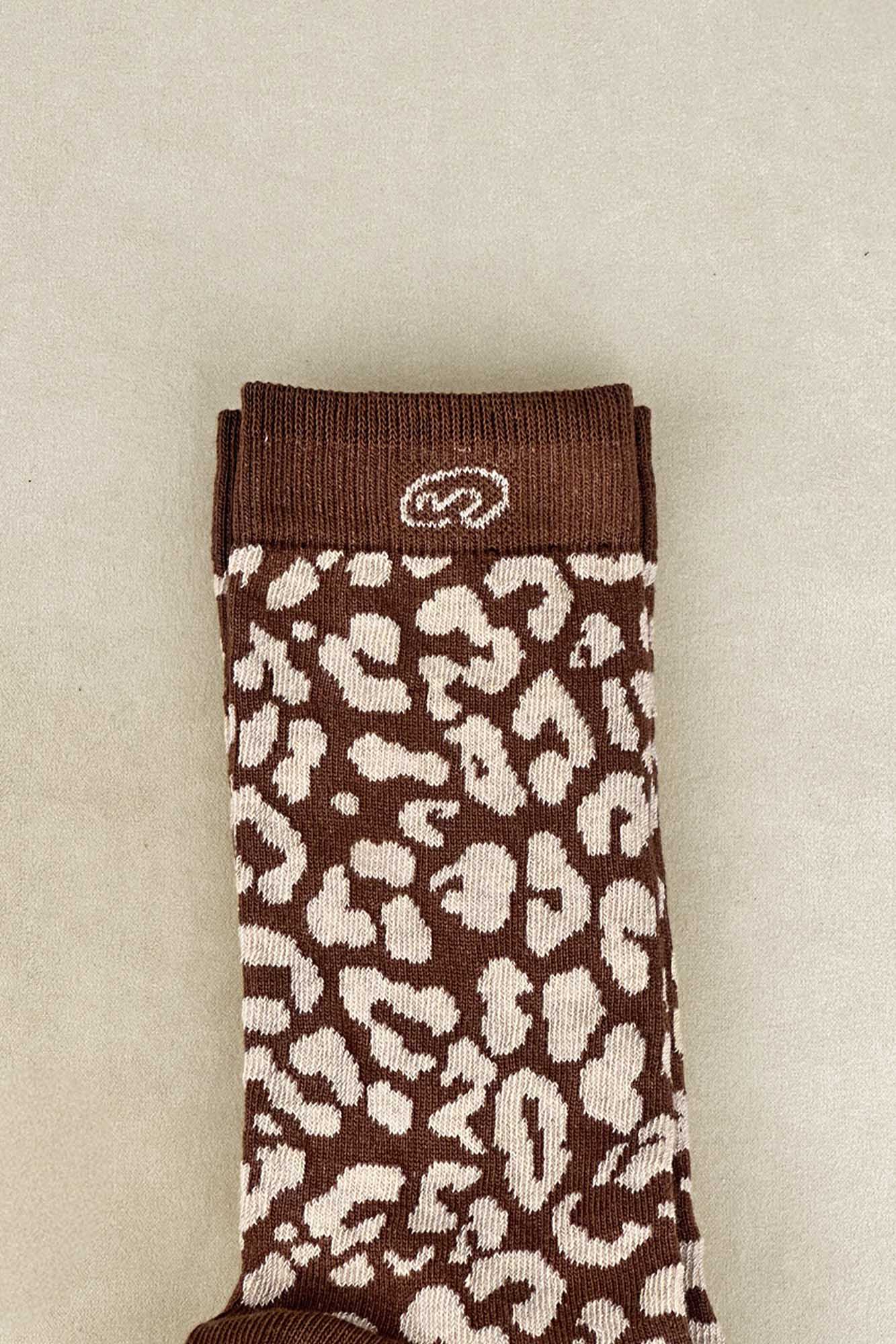 CALCETINES LEOPARDO MARRON