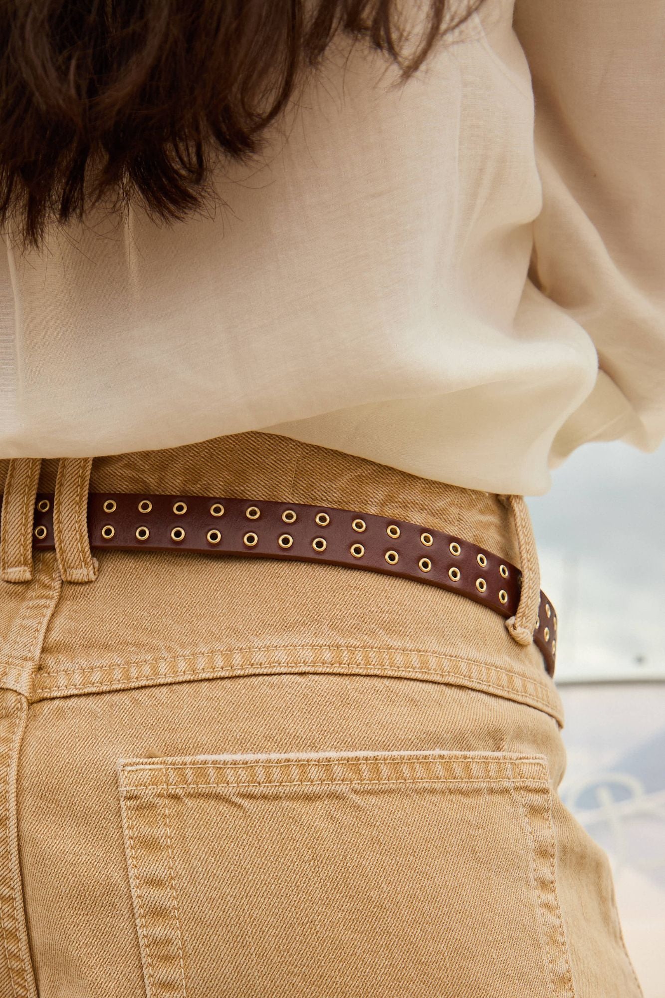 CINTURON BOWIE TACHAS MARRON