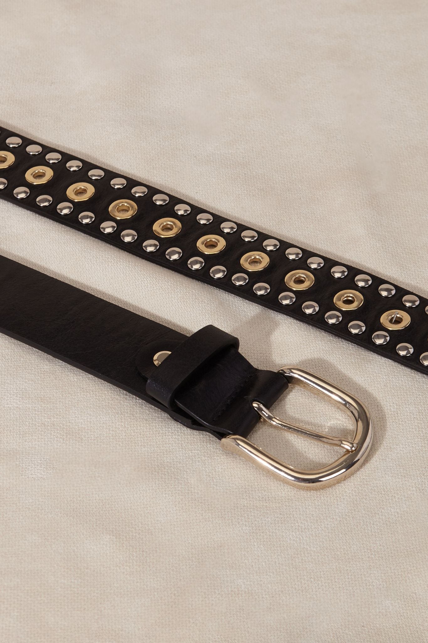 CINTURON ROCKER NEGRO TACHAS