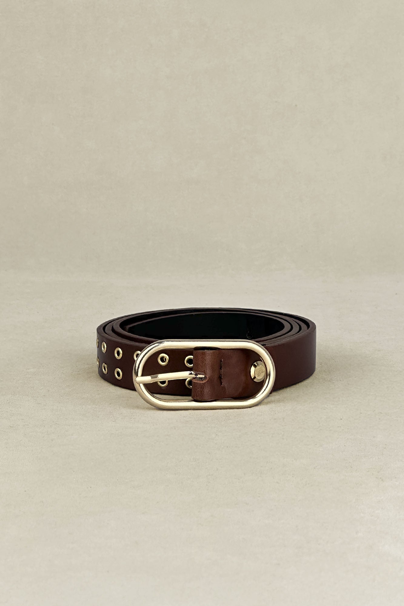 CINTURON BOWIE TACHAS MARRON