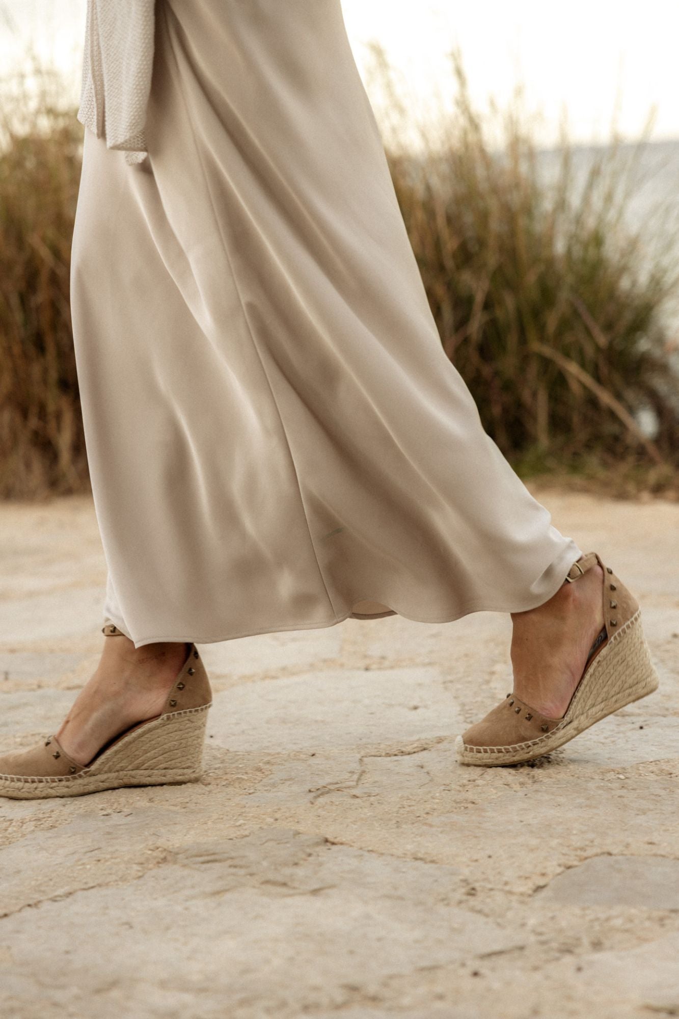 ESPARTO AND SUEDE HEEL SANDAL WITH STUDS