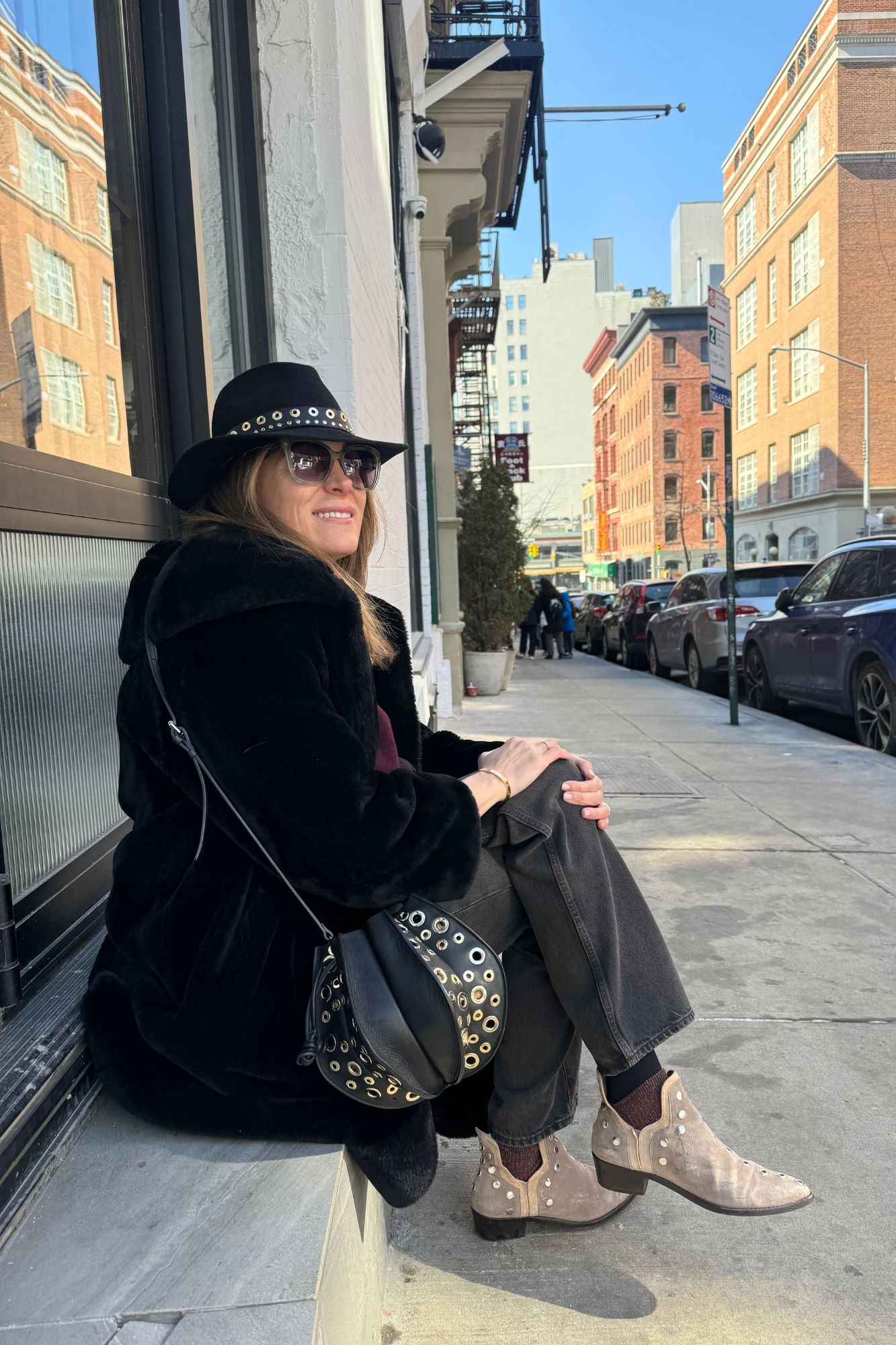 BOLSO DINSUM NEGRO TACHAS