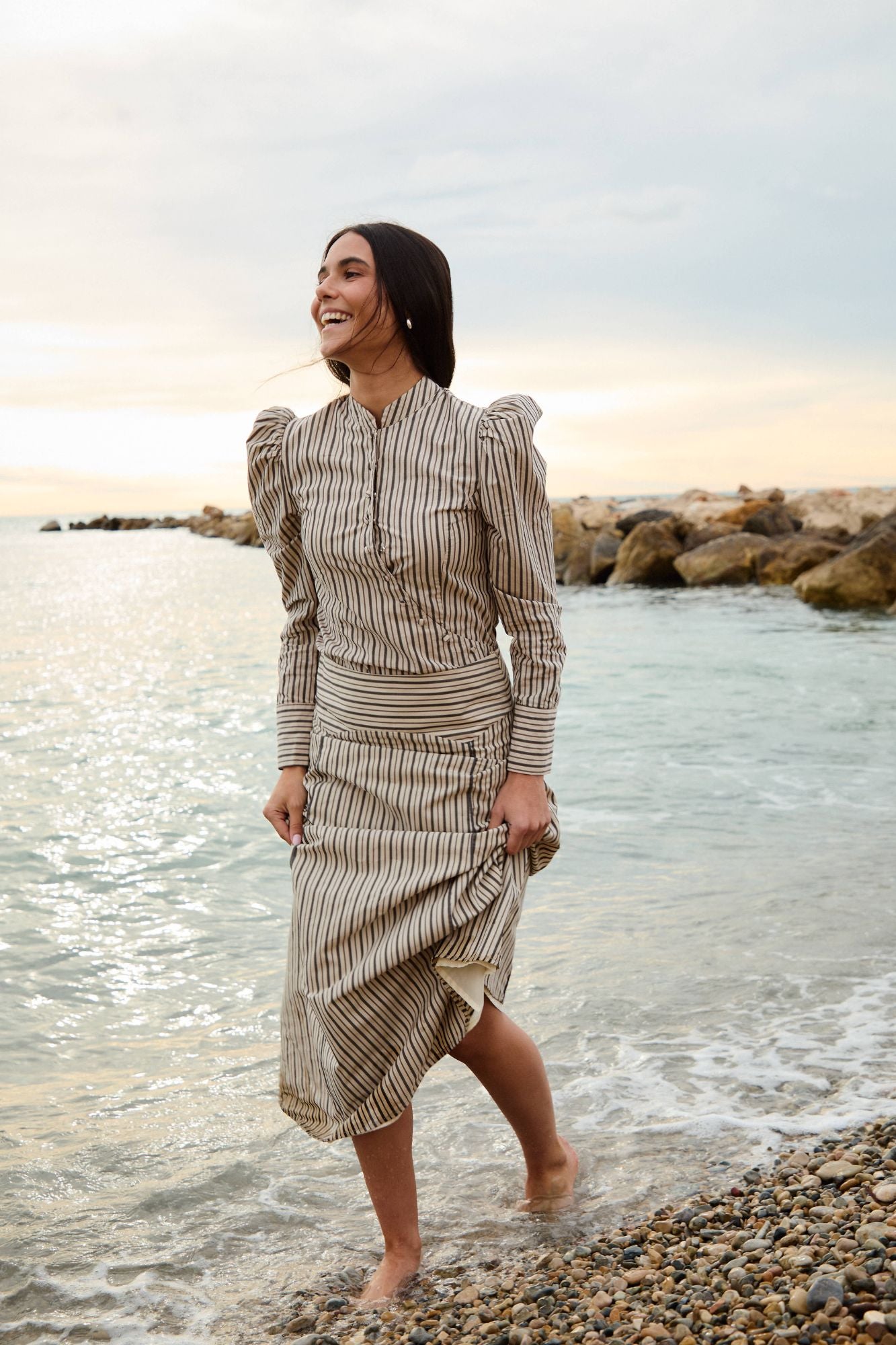 CHEMISE CROISÉE À RAYURES BEIGE