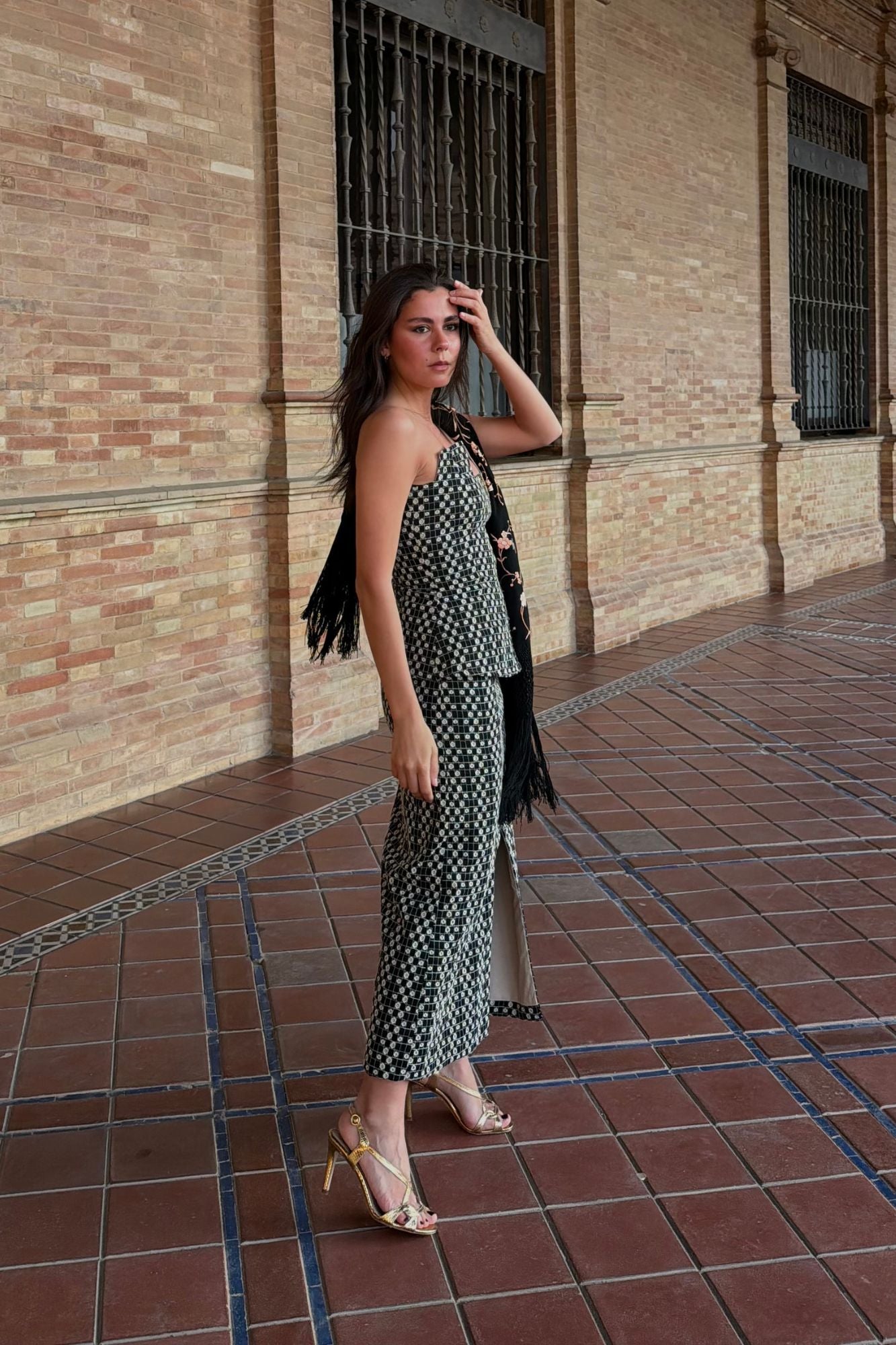 SANDALIA GADEA GRABADO ORO 9CM