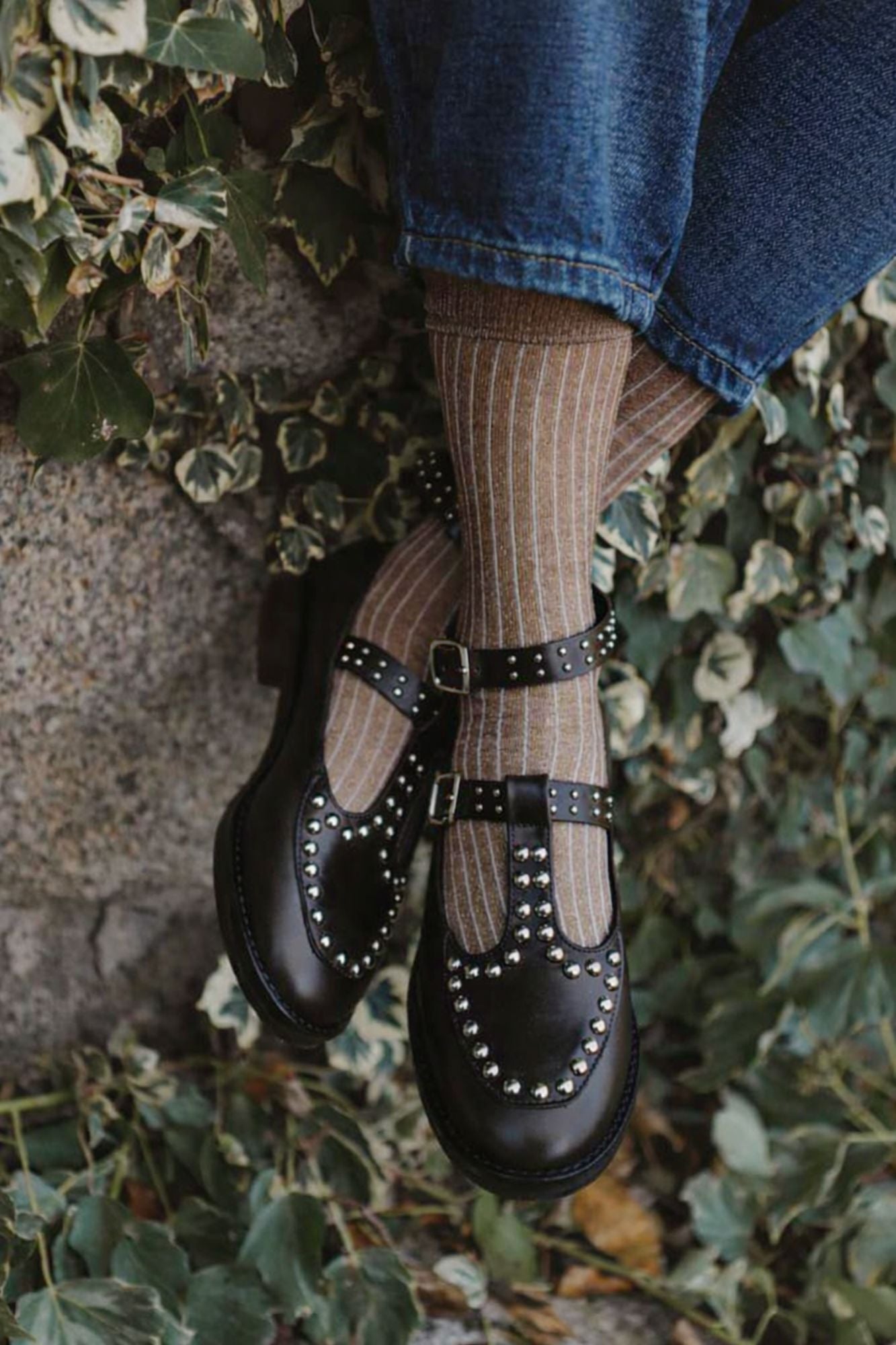 MOCASIN T-BAR TACHAS NEGRO