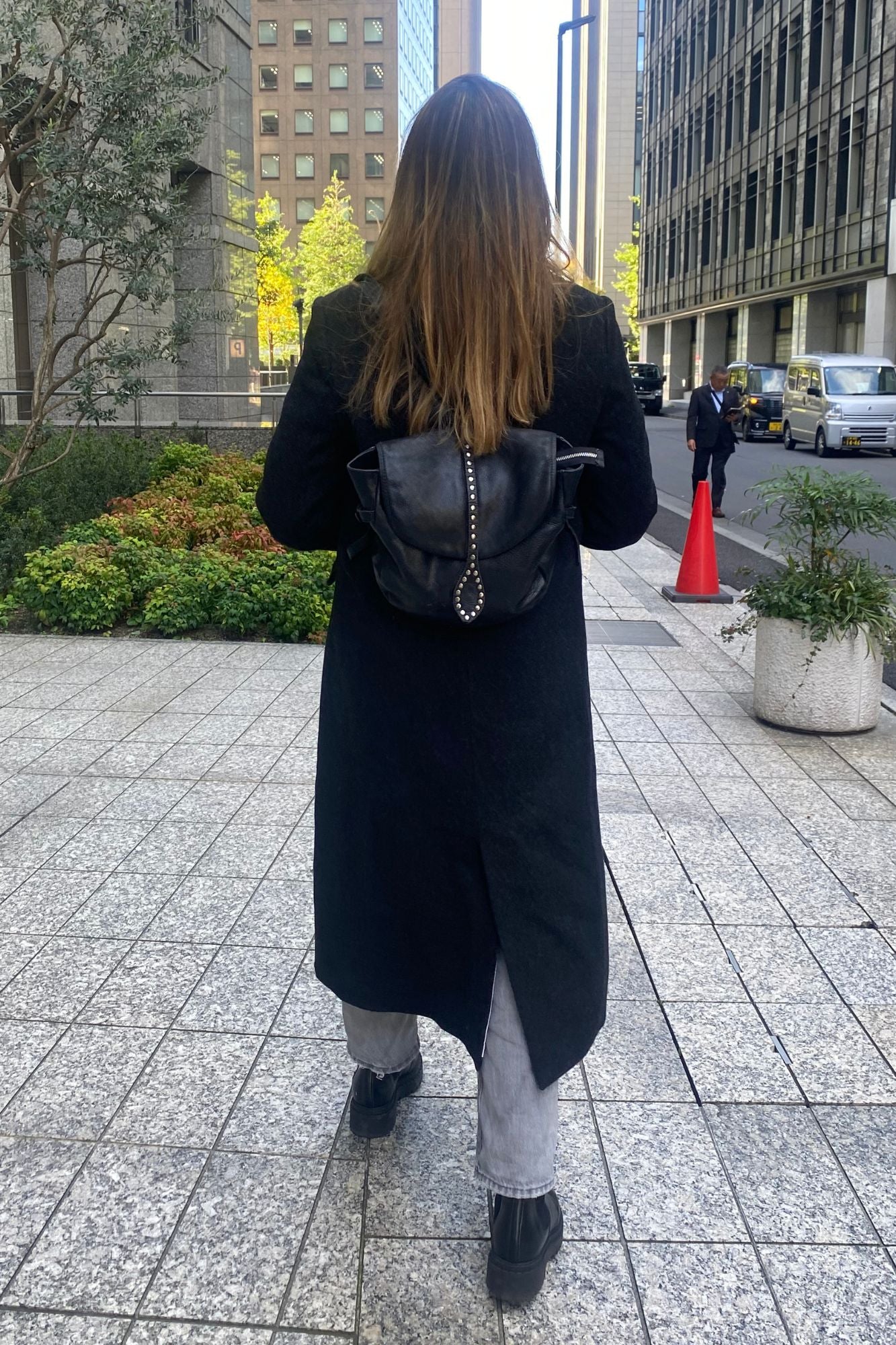 BLACK BACKPACK WITH GOLD STUDS