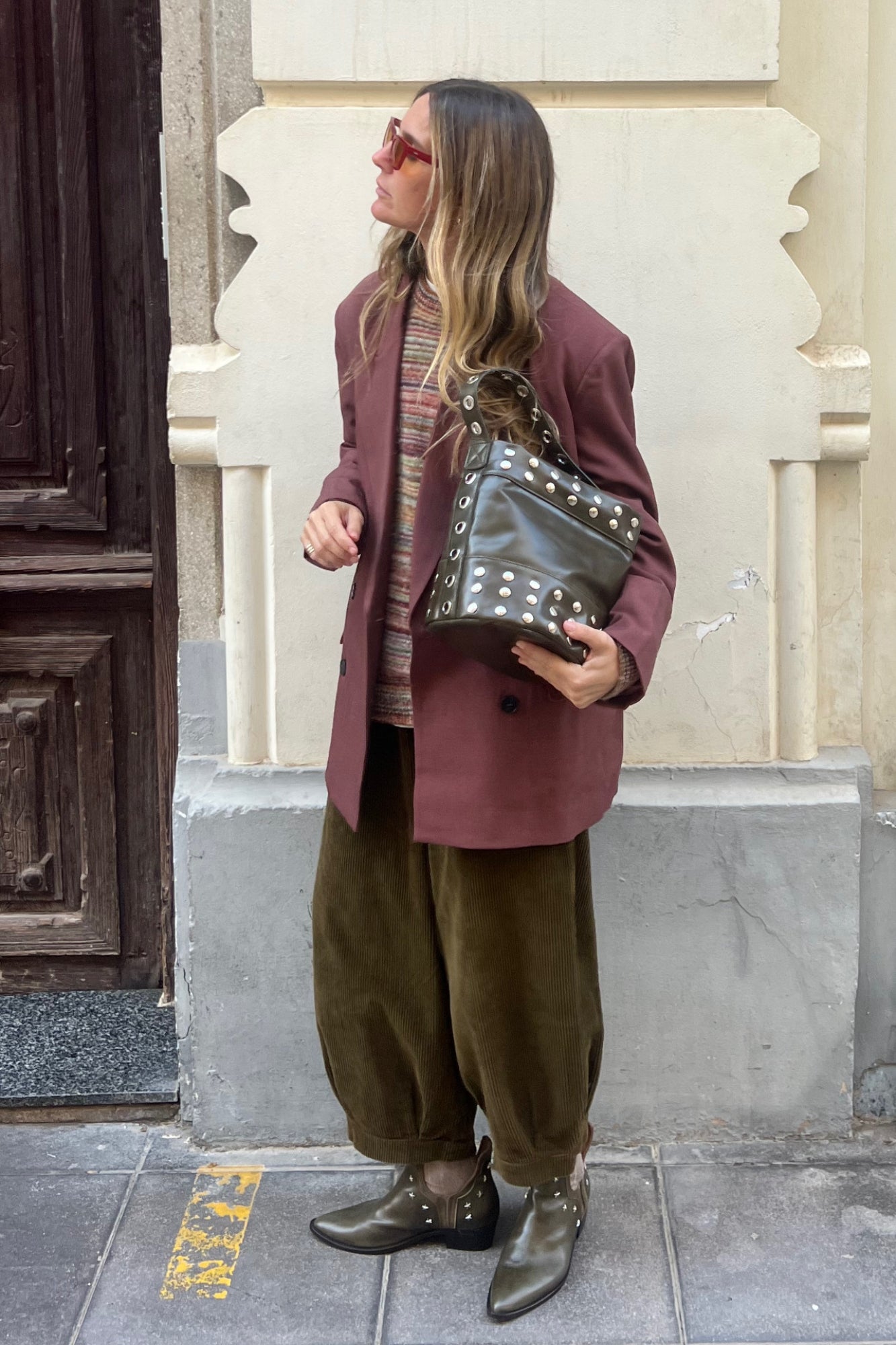 BOLSO BUCKET MINI TACHAS KHAKI