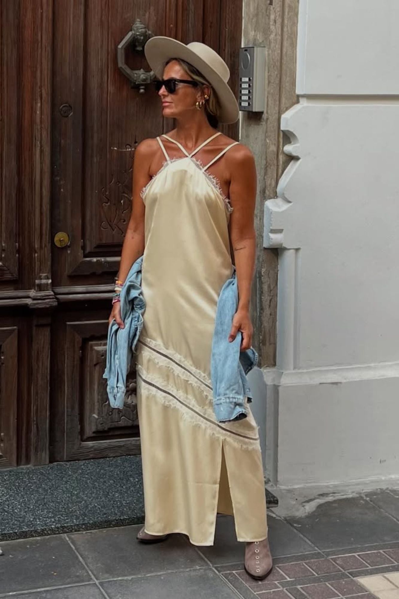 PUNKY BOOTS ANTE BEIGE TACHAS PLATA 4CM