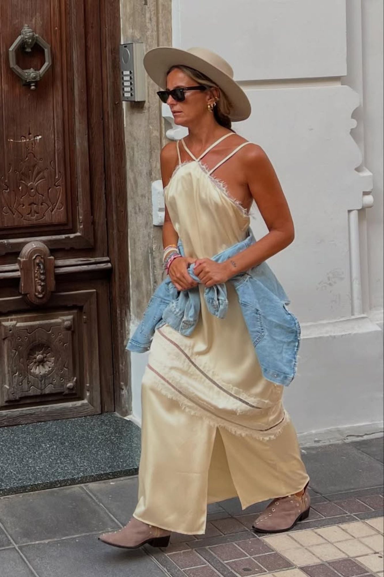 PUNKY BOOTS ANTE BEIGE TACHAS PLATA 4CM