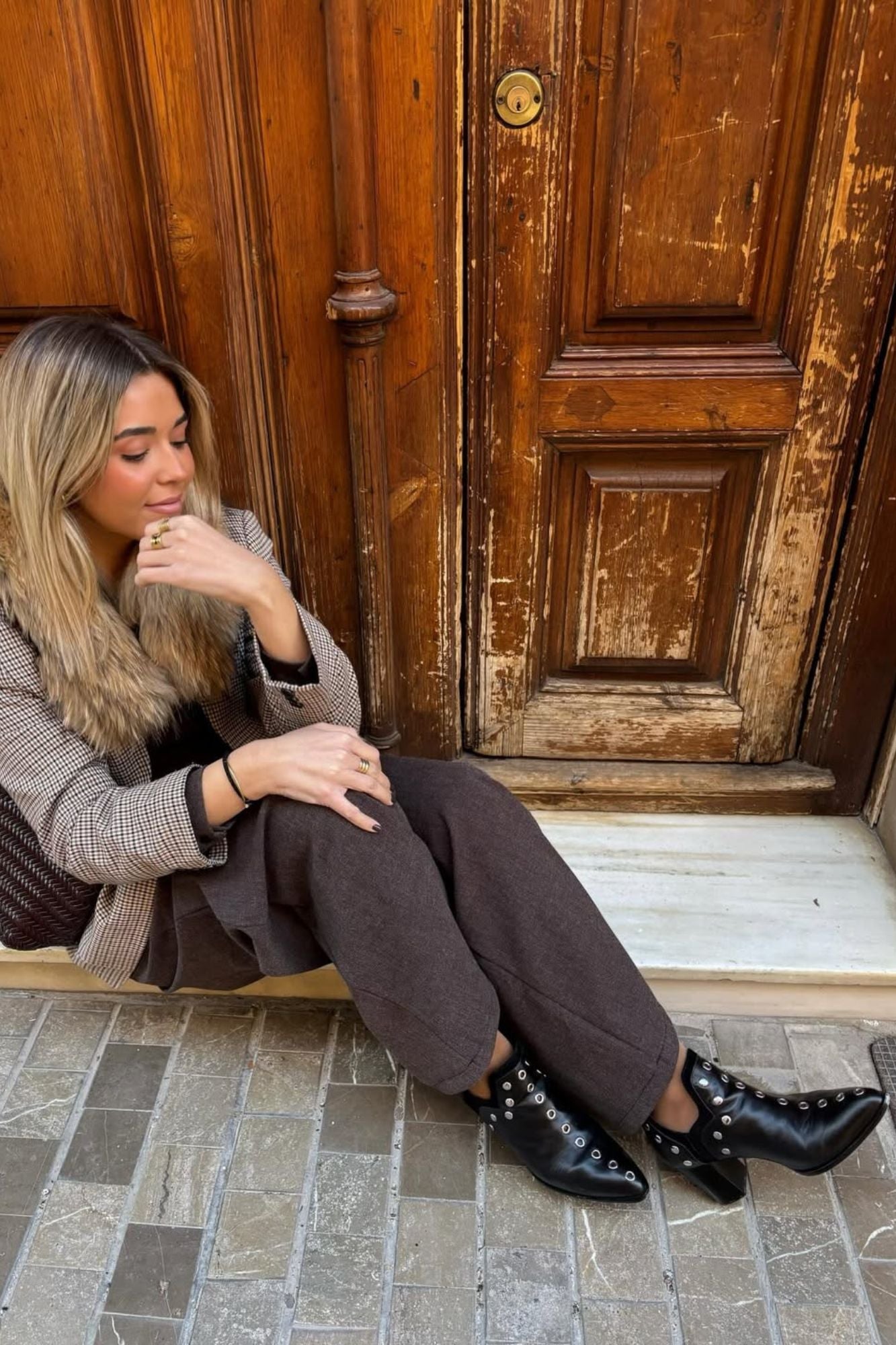 PUNKY BOOTS NEGRO TACHAS PLATA TACON 7CM