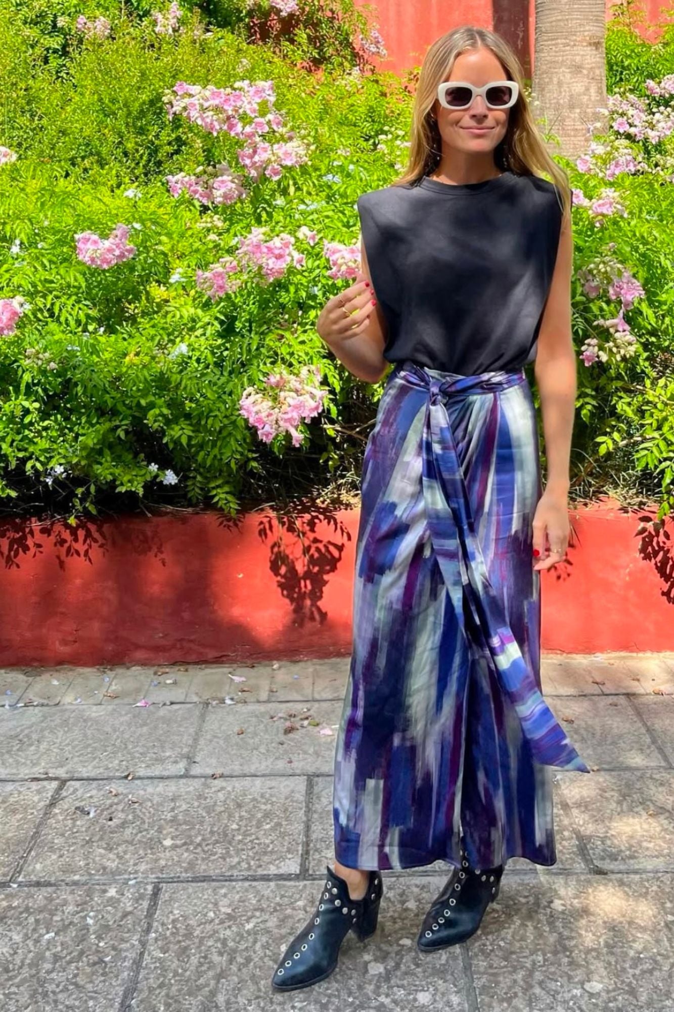 PUNKY BOOTS NEGRO TACHAS PLATA TACON 7CM