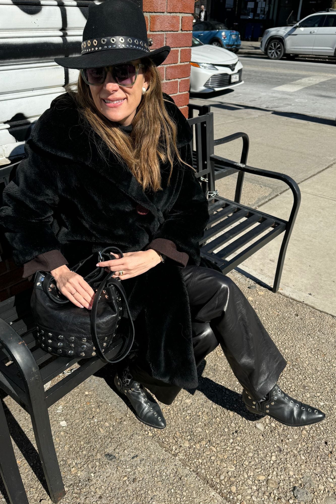 PUNKY BOOTS NEGRAS TACHAS PLATA 4CM