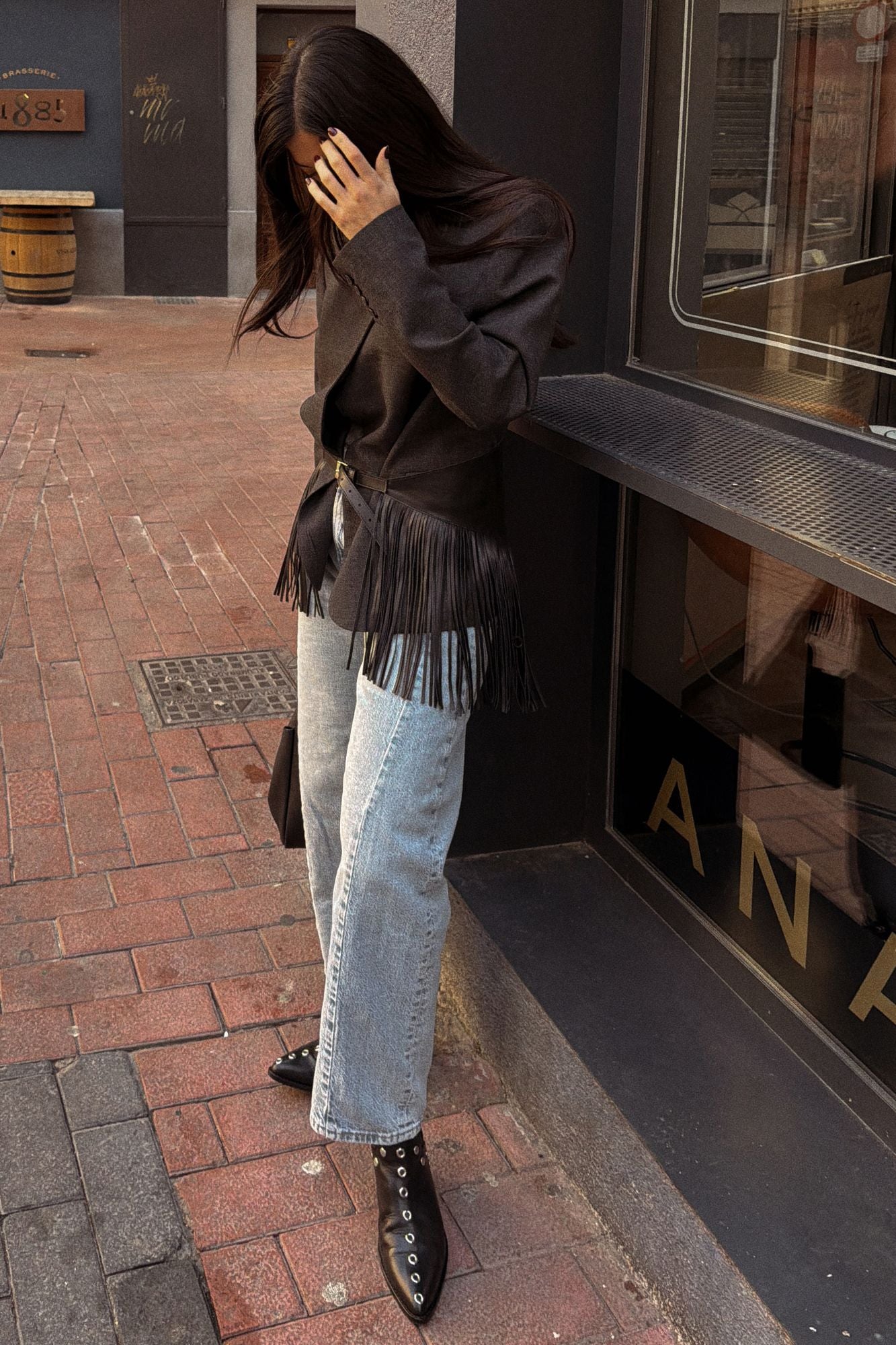 PUNKY BOOTS NEGRAS TACHAS PLATA 4CM