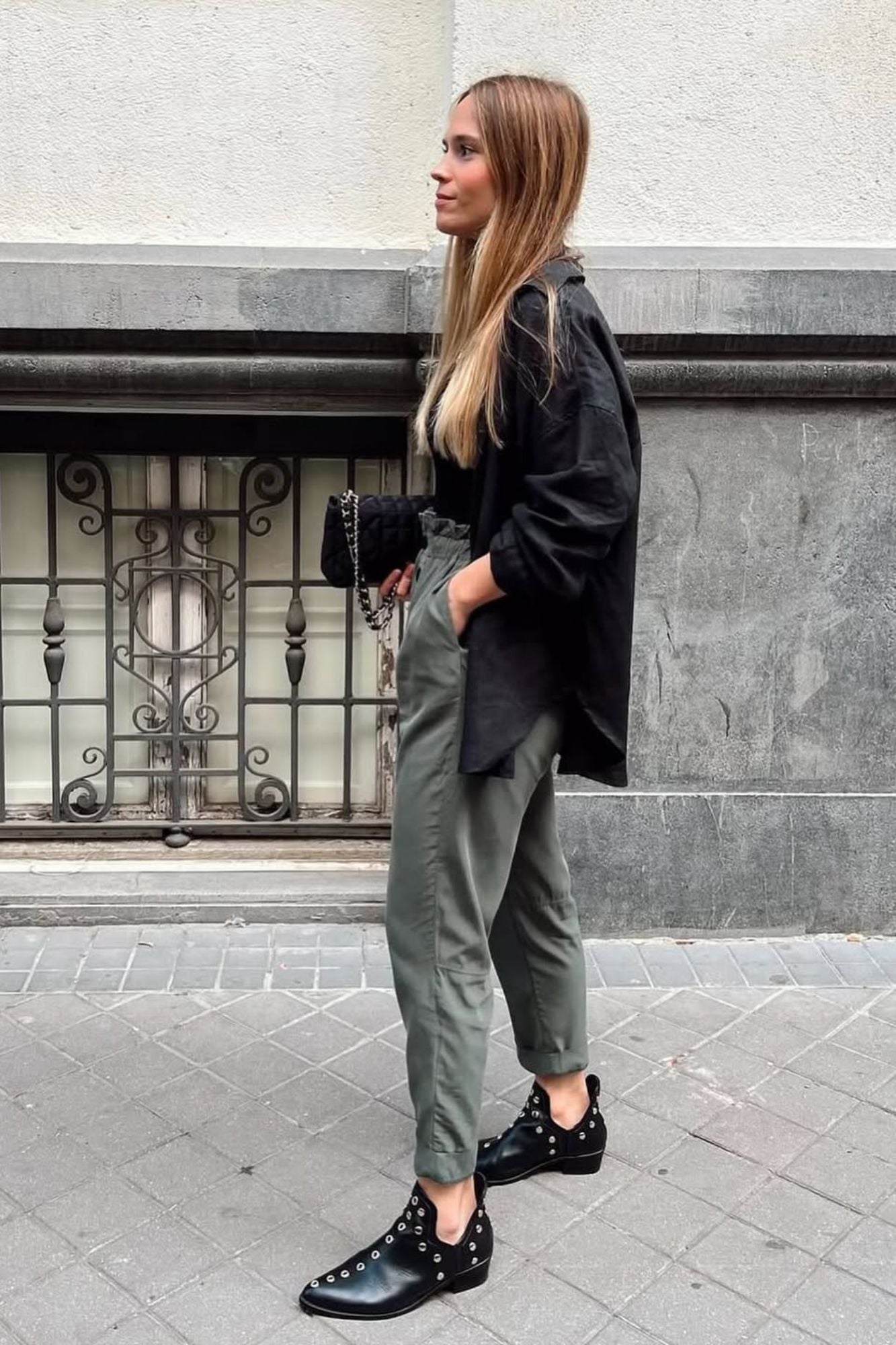 PUNKY BOOTS NEGRAS TACHAS PLATA 4CM