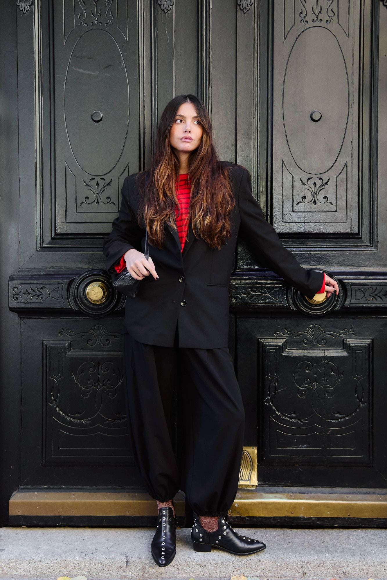 PUNKY BOOTS NEGRAS TACHAS PLATA 4CM