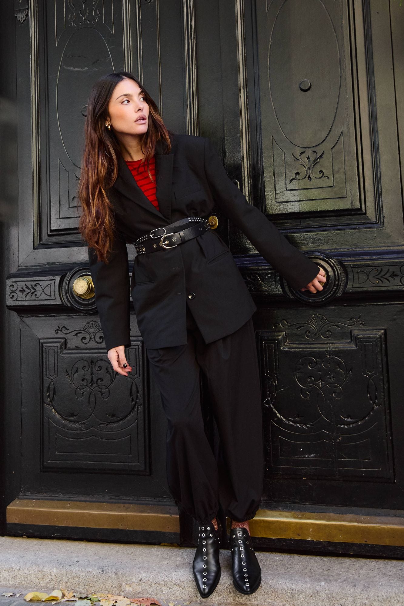 PUNKY BOOTS NEGRAS TACHAS PLATA 4CM