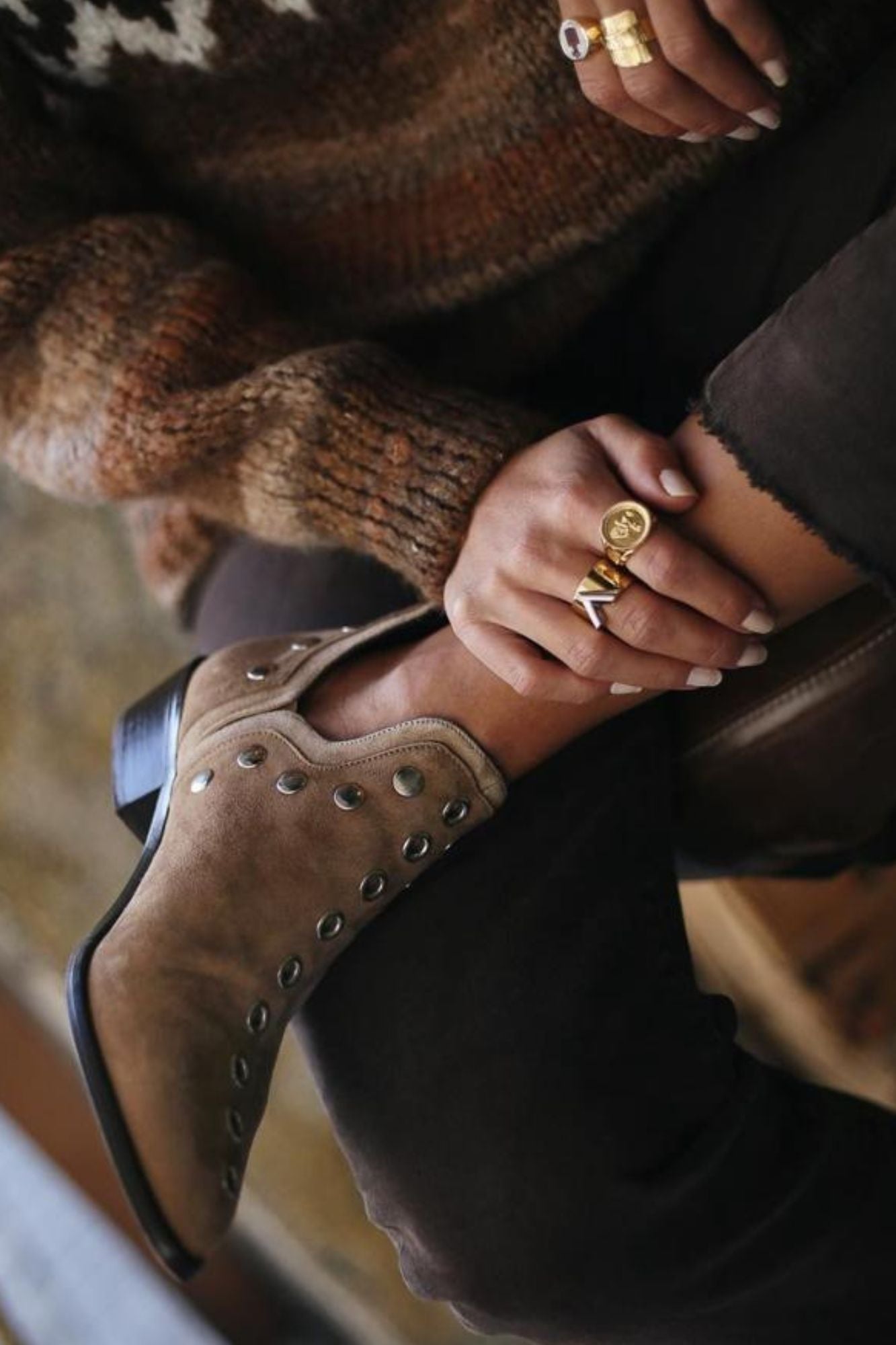 PUNKY BOOTS ANTE BEIGE TACHAS PLATA 4CM