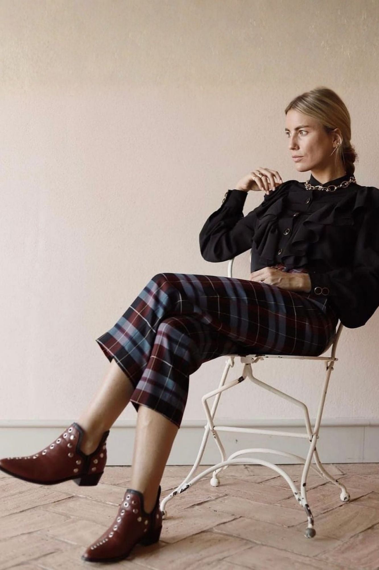 PUNKY BOOTS AVELLANA TACHAS PLATA 4CM