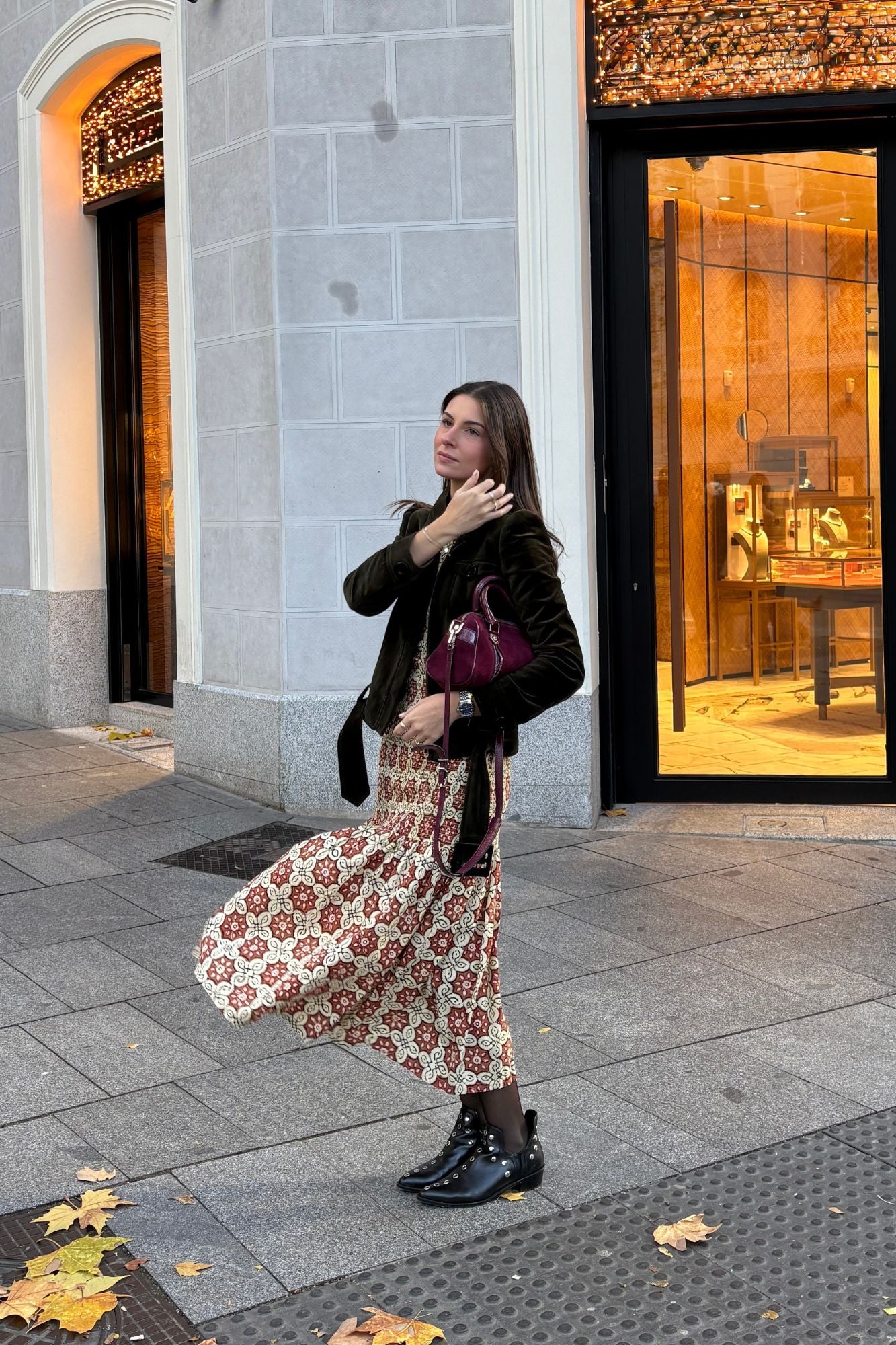 PUNKY BOOTS NEGRAS TACHAS PLATA 4CM