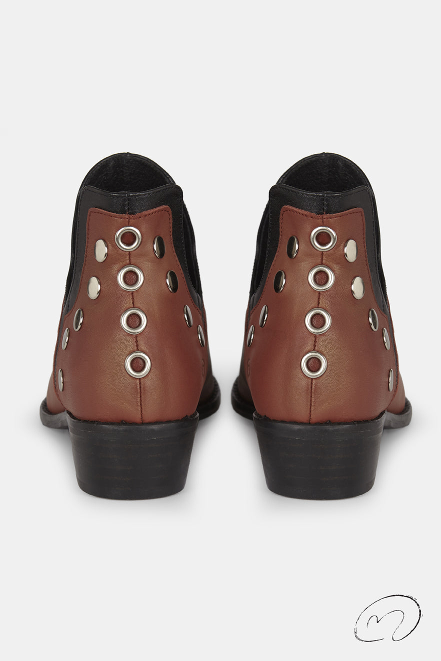 PUNKY BOOTS AVELLANA TACHAS PLATA 4CM