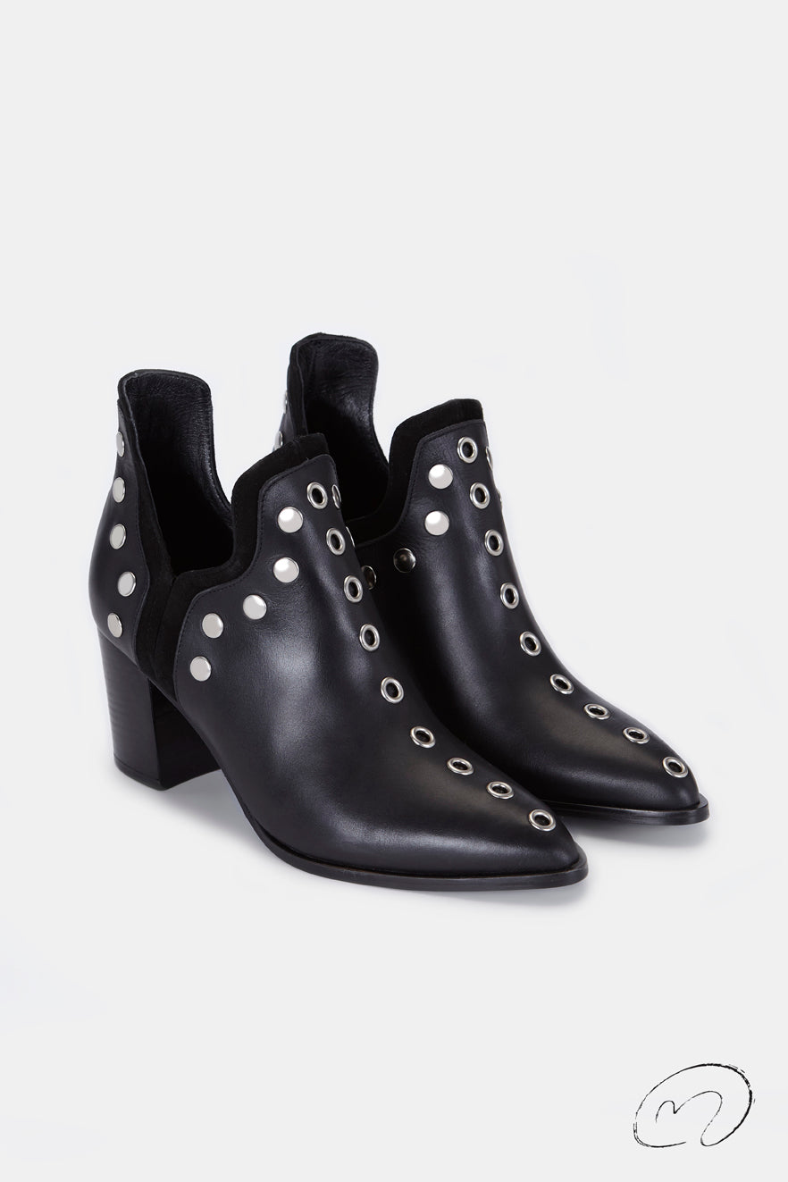 PUNKY BOOTS NEGRO TACHAS PLATA TACON 7CM