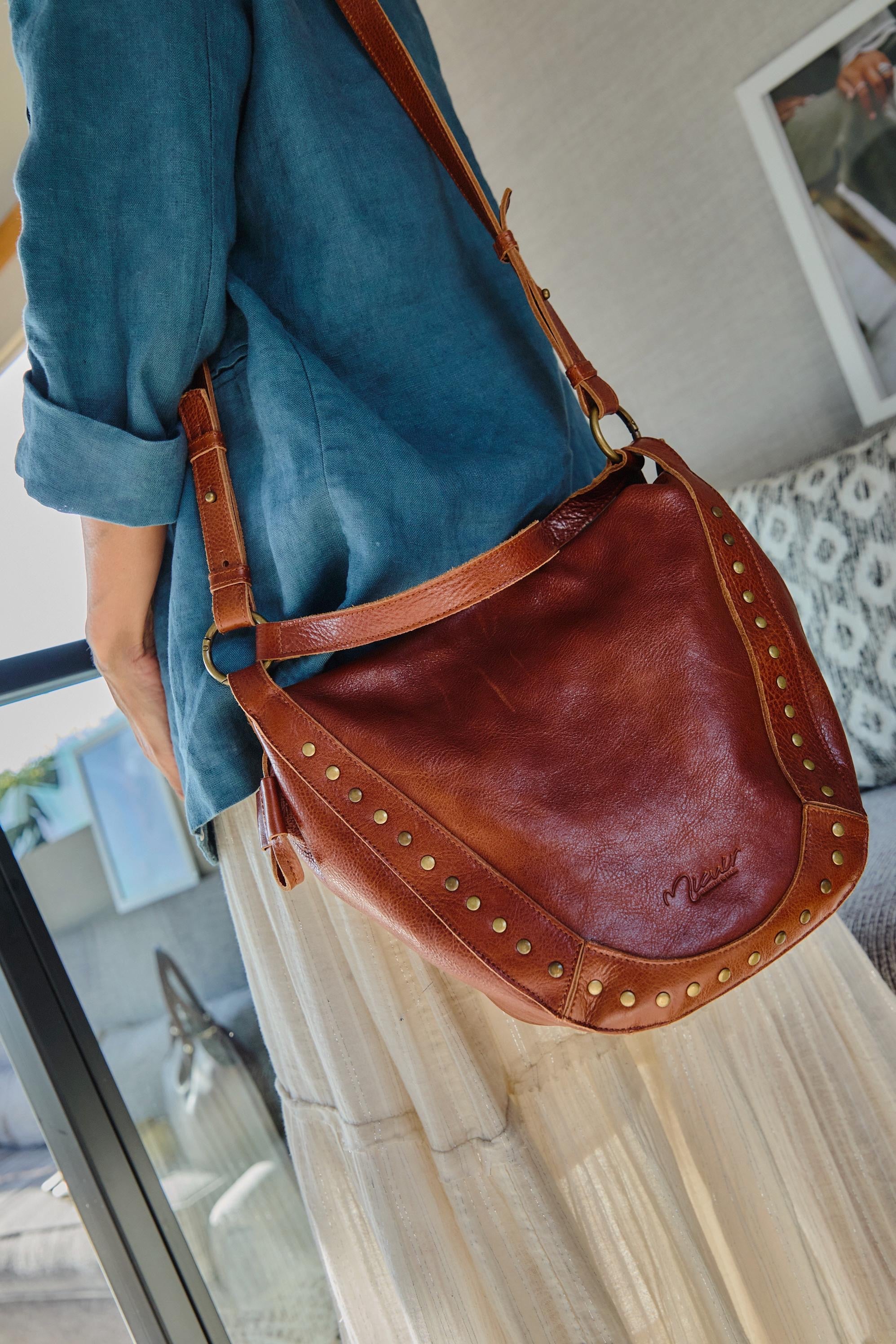BOLSO HOBBO CUERO