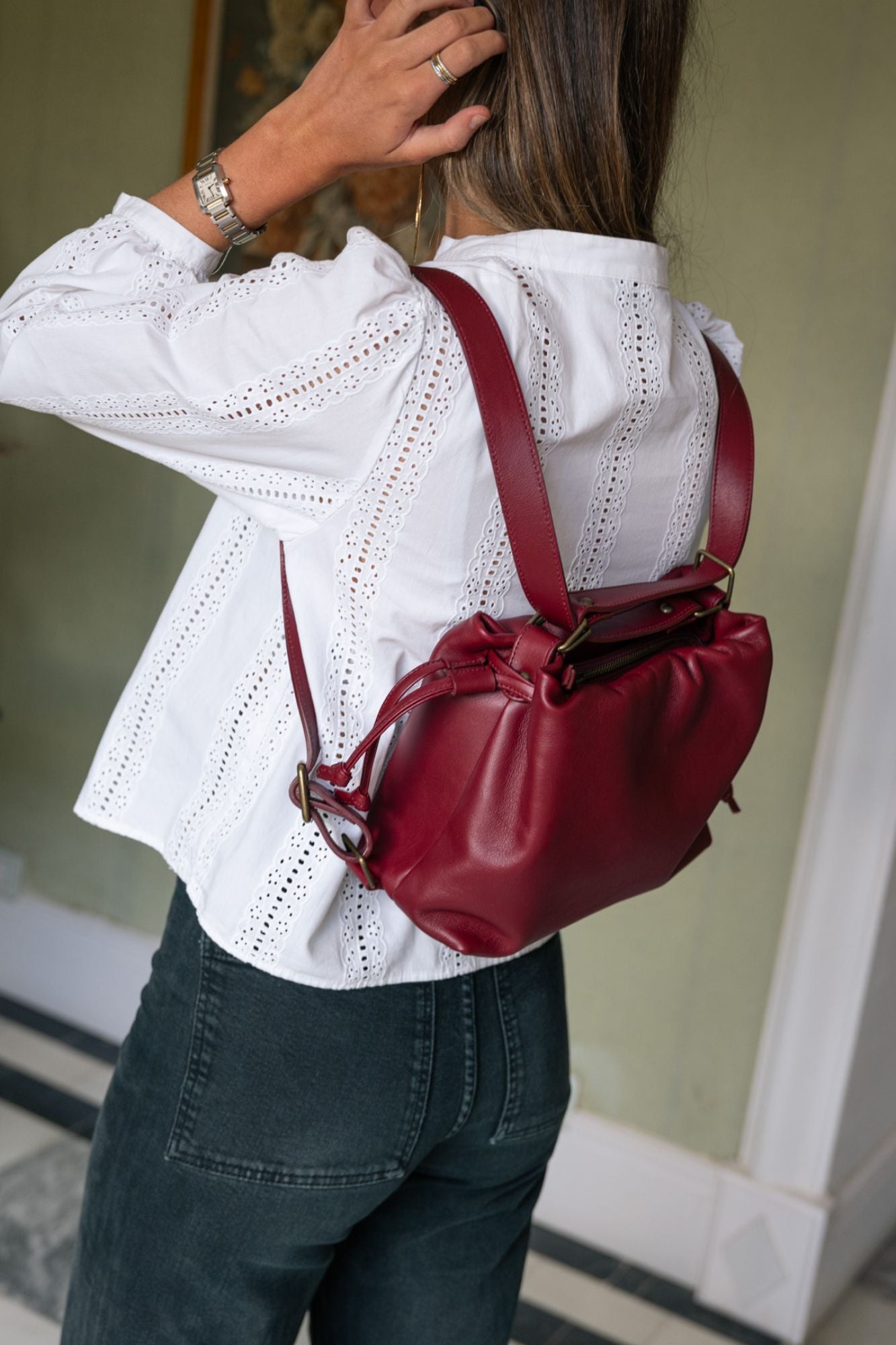 BOLSO MOCHILA EN PIEL BURDEOS - CHERRY