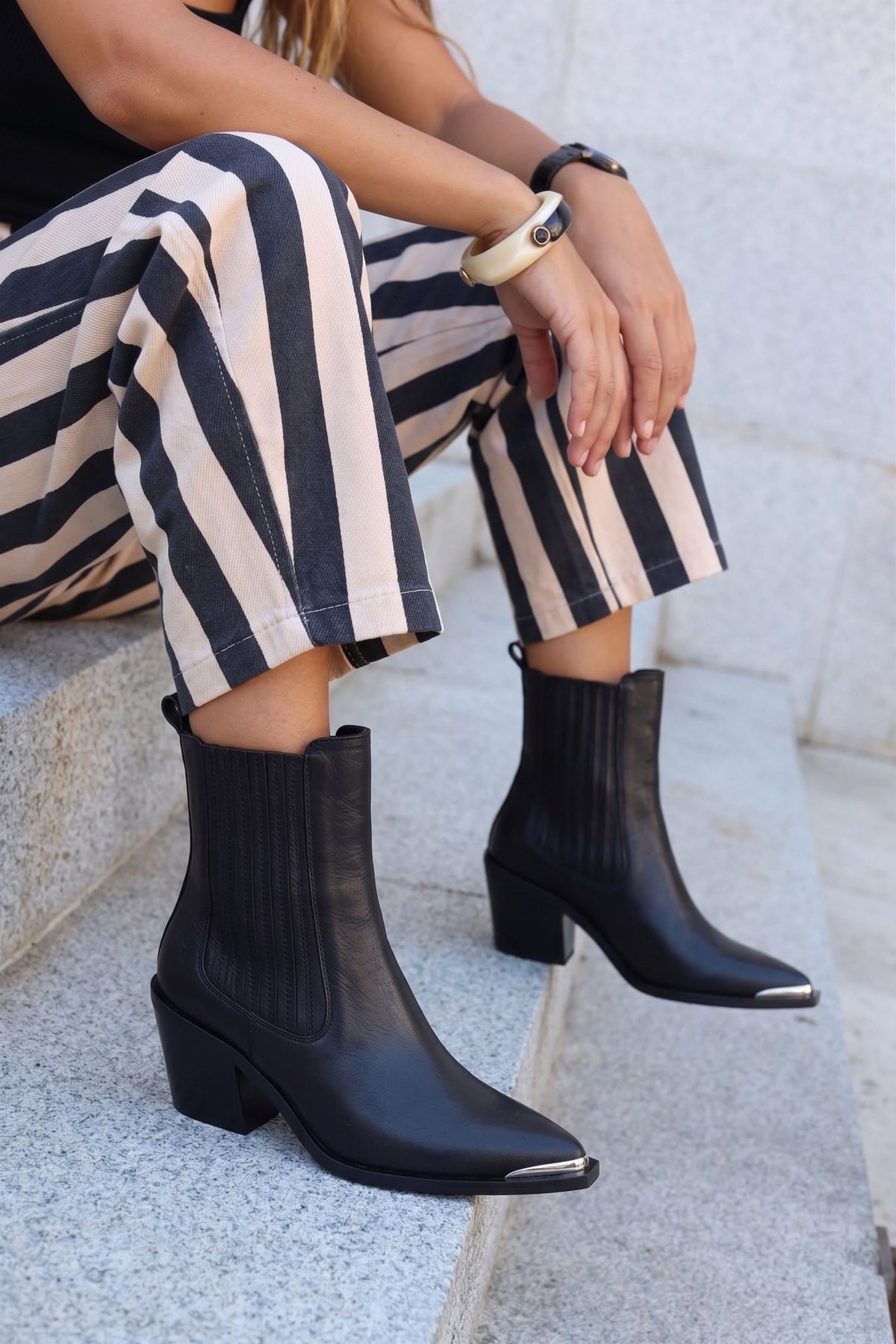 BOTA VELA PUNTERA NEGRA 7CM