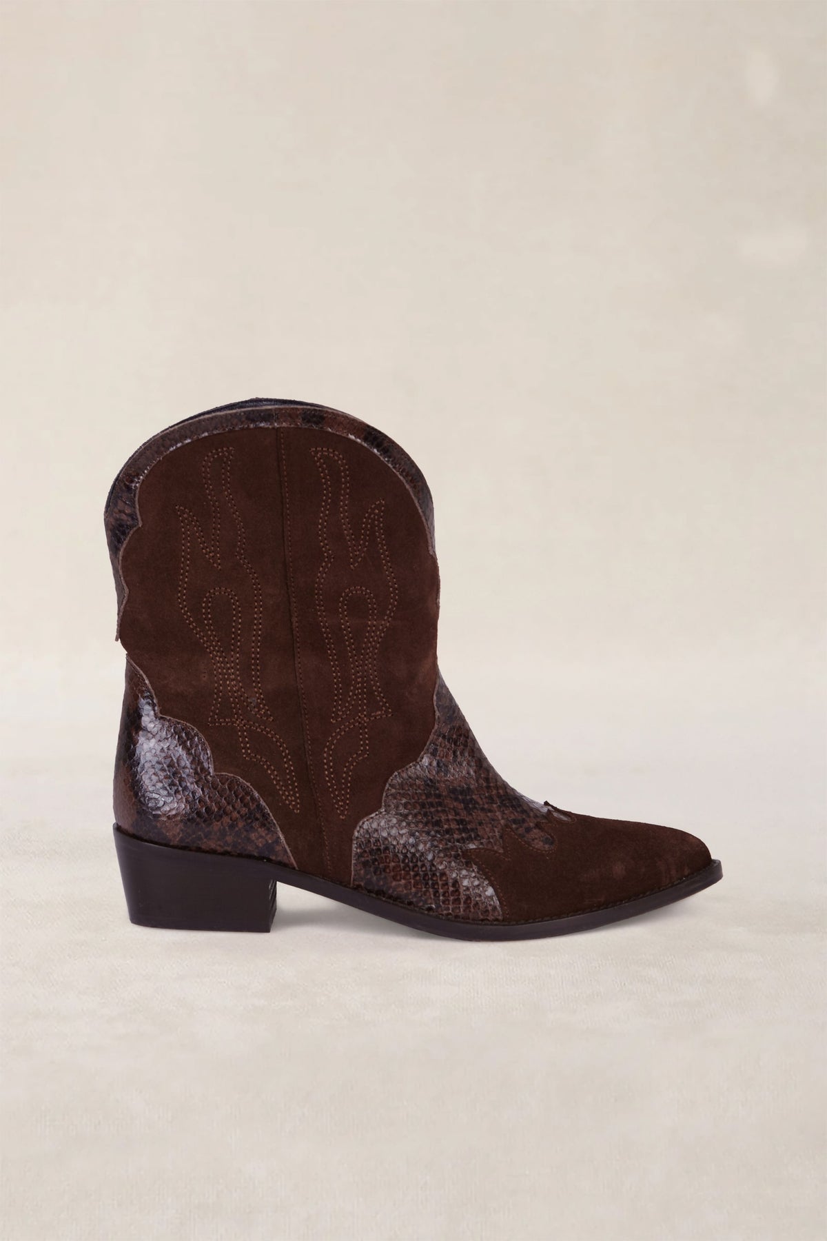 BOTA MINI GAUCHA CHOCOLATE 4CM