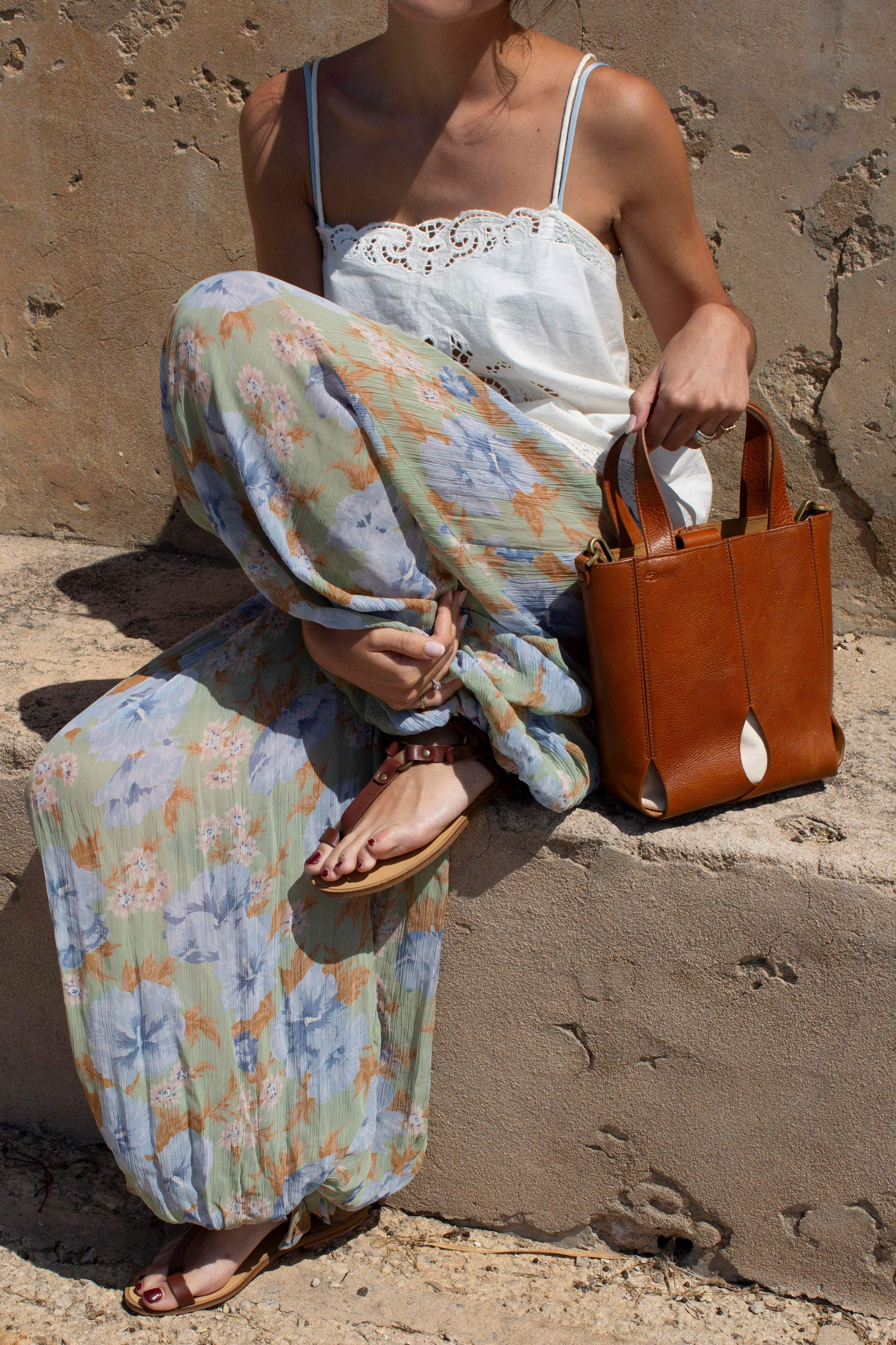CALIZA LEATHER BUCKET BAG