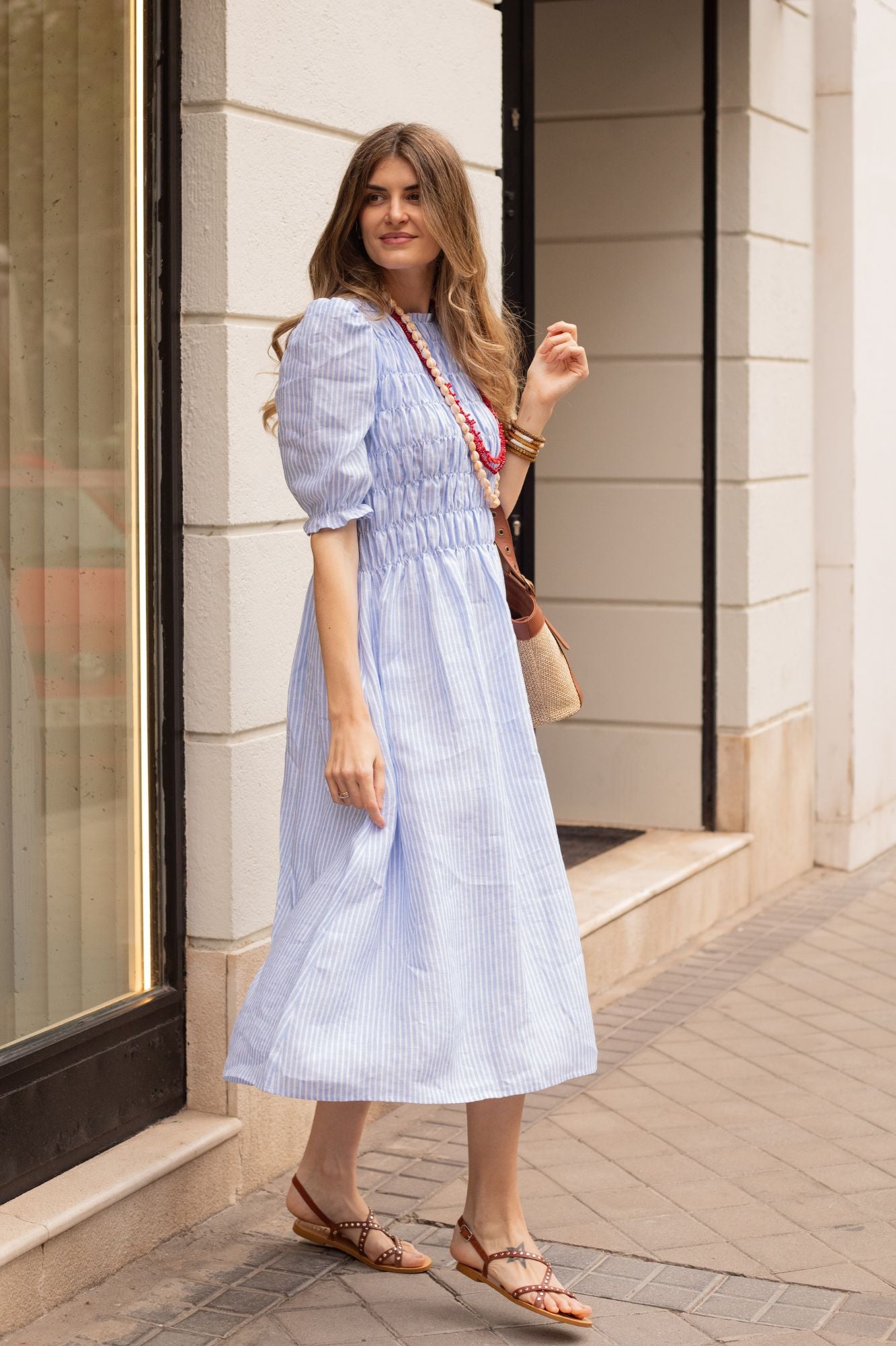 ROBE EN LIN À RAYURES BLEUES