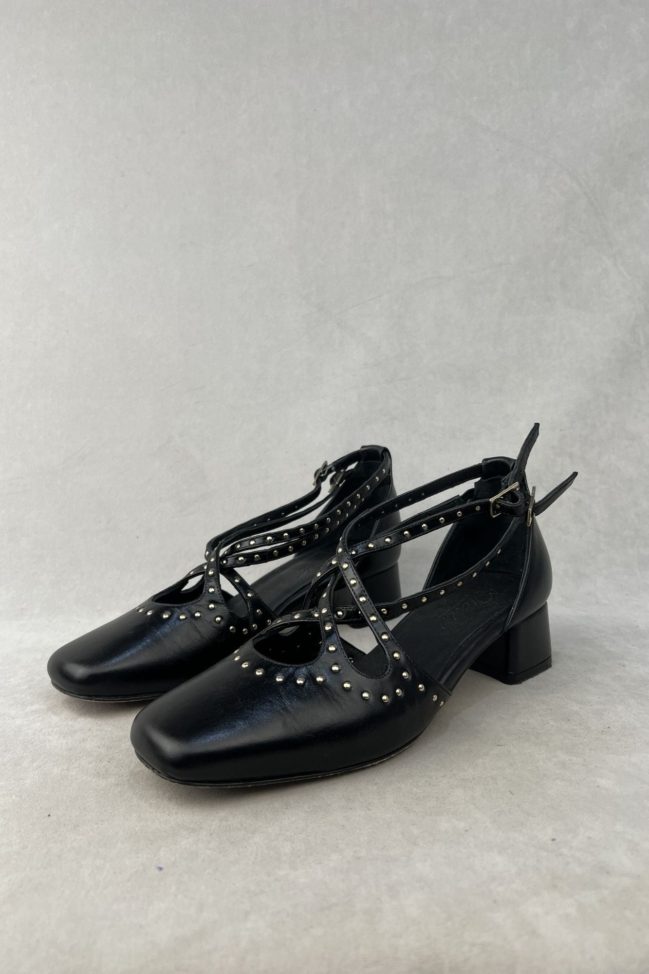 BLACK CATALINA