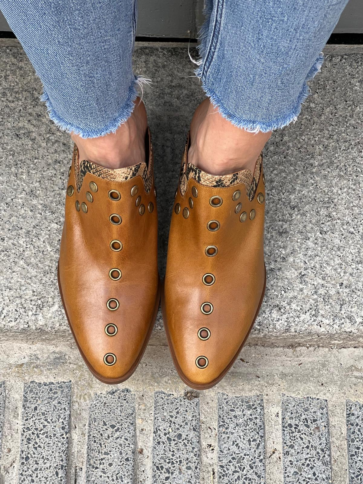 PUNKY BROWN LEATHER CLOG
