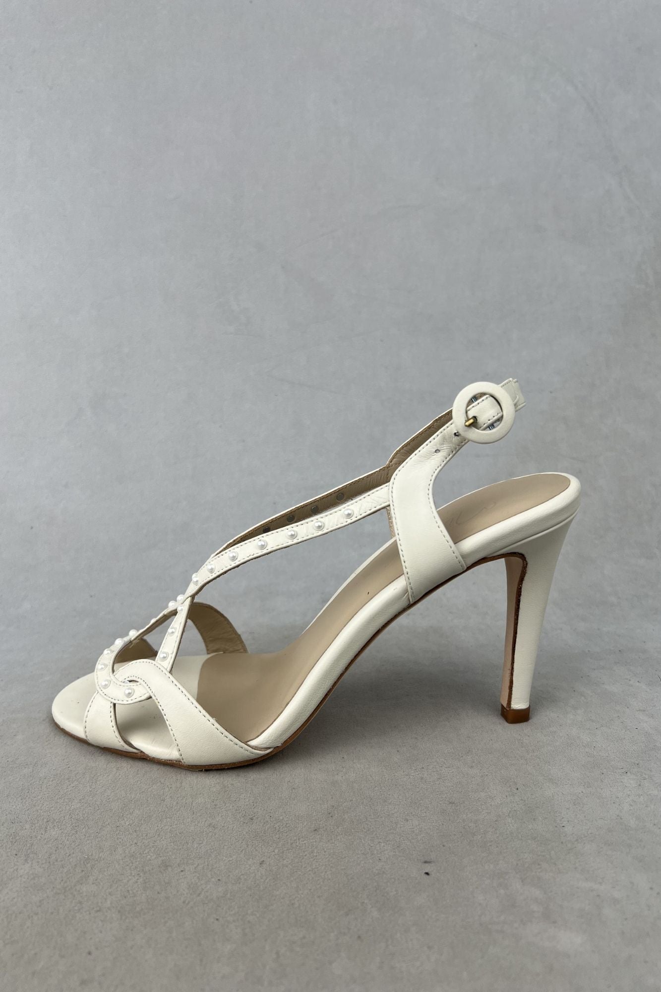 SANDALIA GADEA BLANCA PERLAS