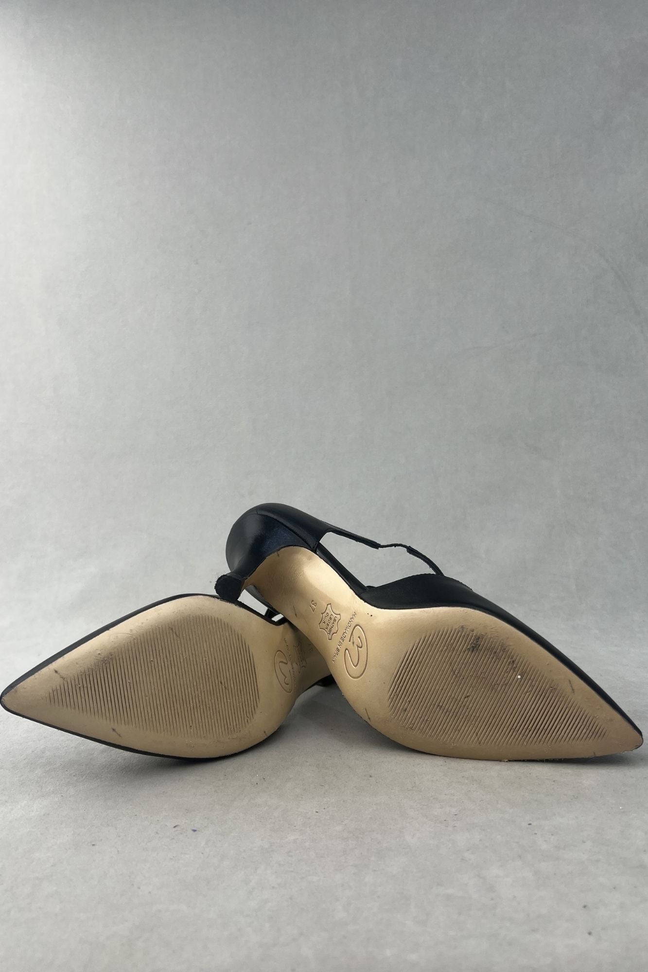 BLACK SALON HEEL 1