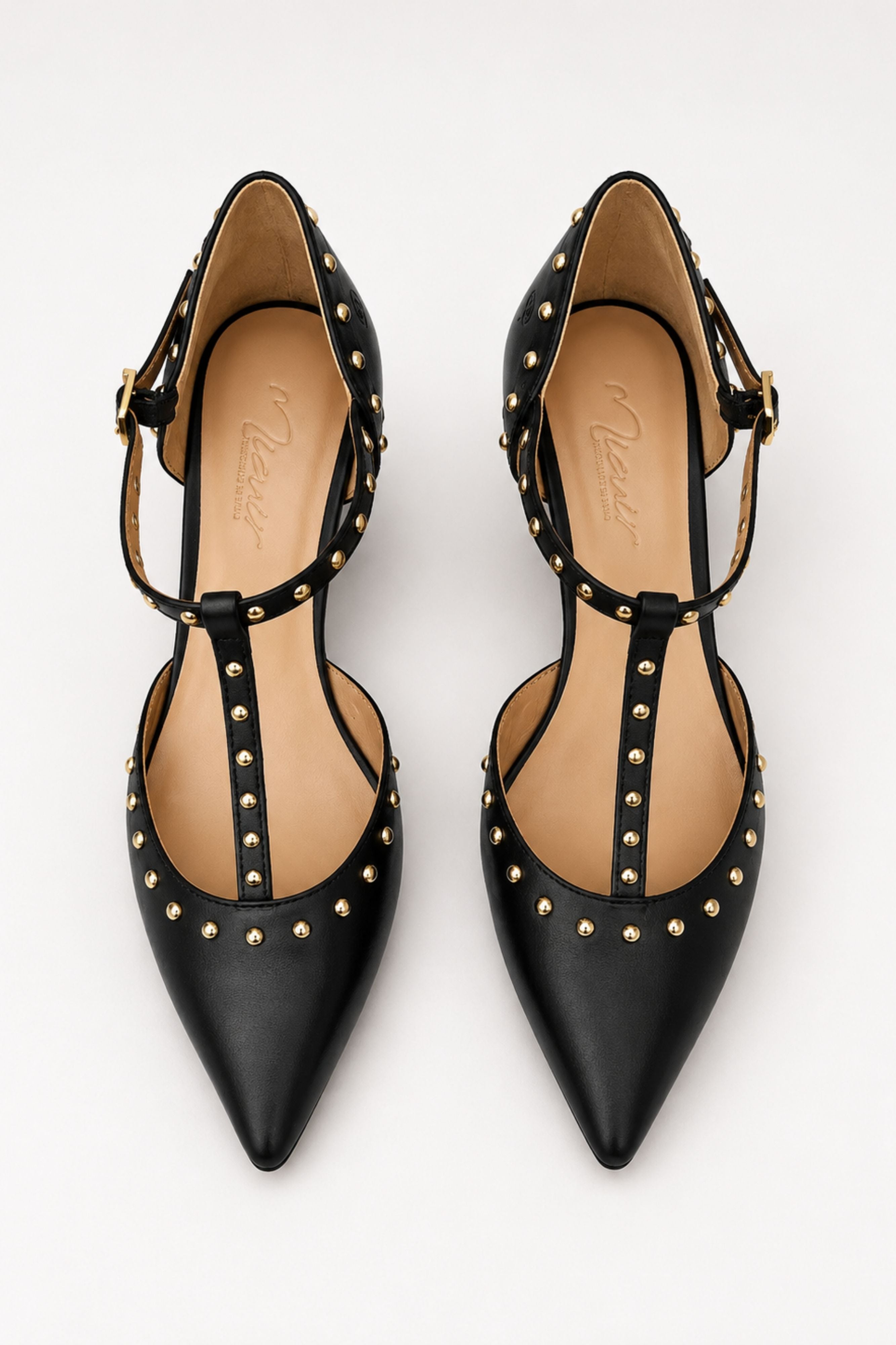 TACÓN KITTEN NEGRO TACHAS ORO SS