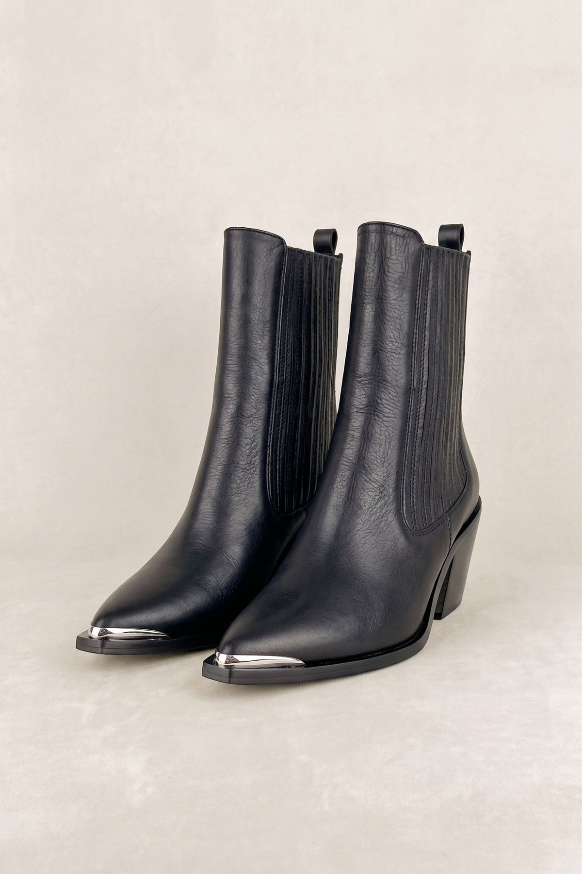BOTA VELA PUNTERA NEGRA 7CM