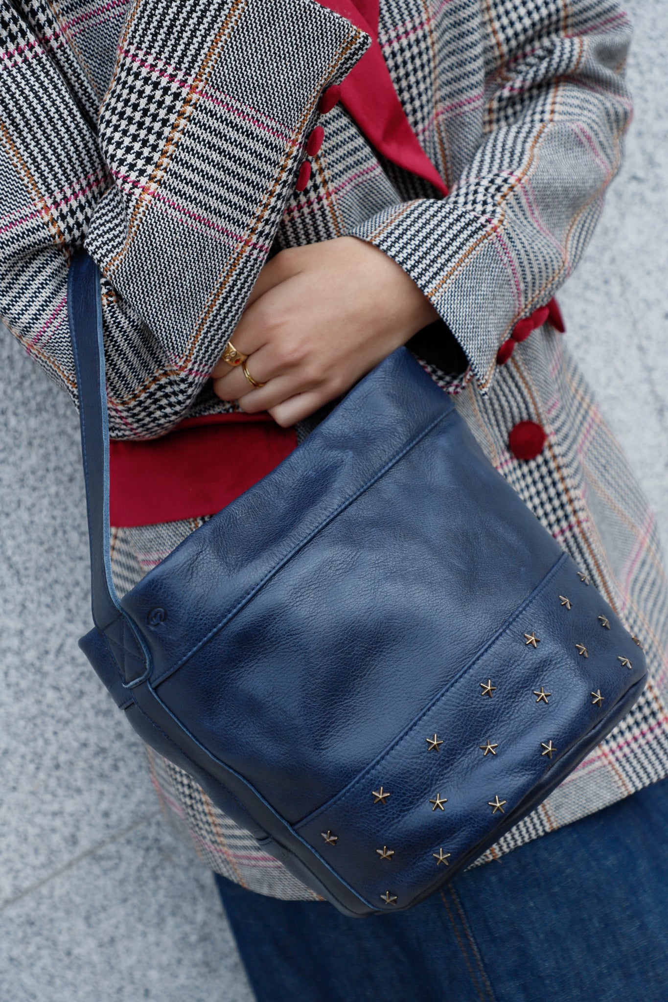 BOLSO BUCKET MINI  AZUL NAVY