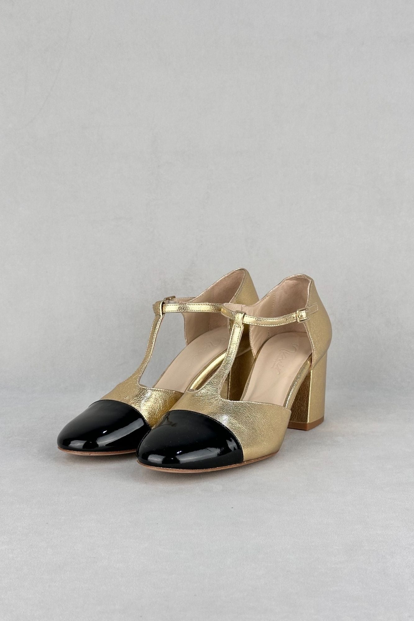 SALON TBAR ORO Y NEGRO