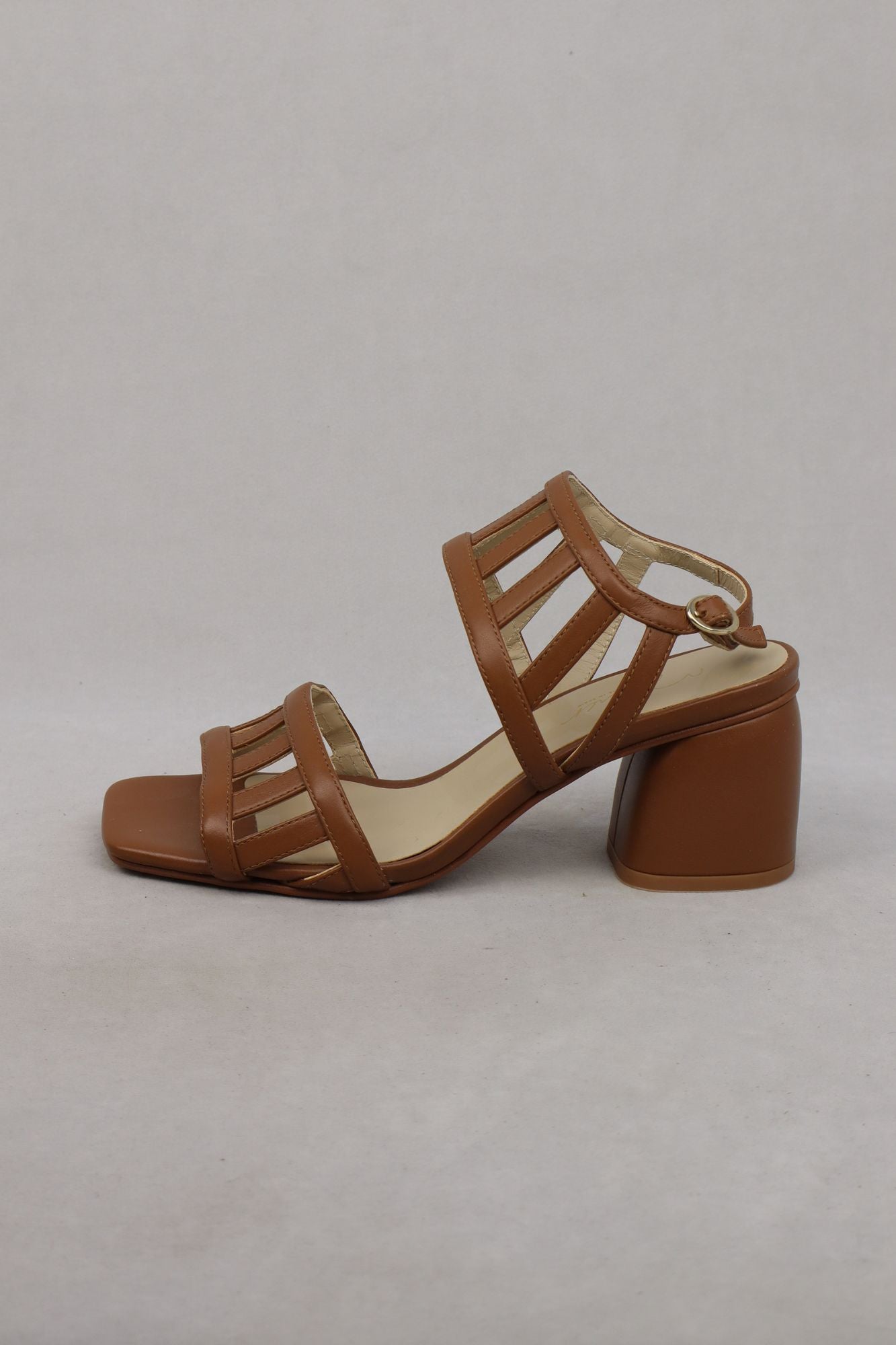 SANDALIA CUERO URSULA