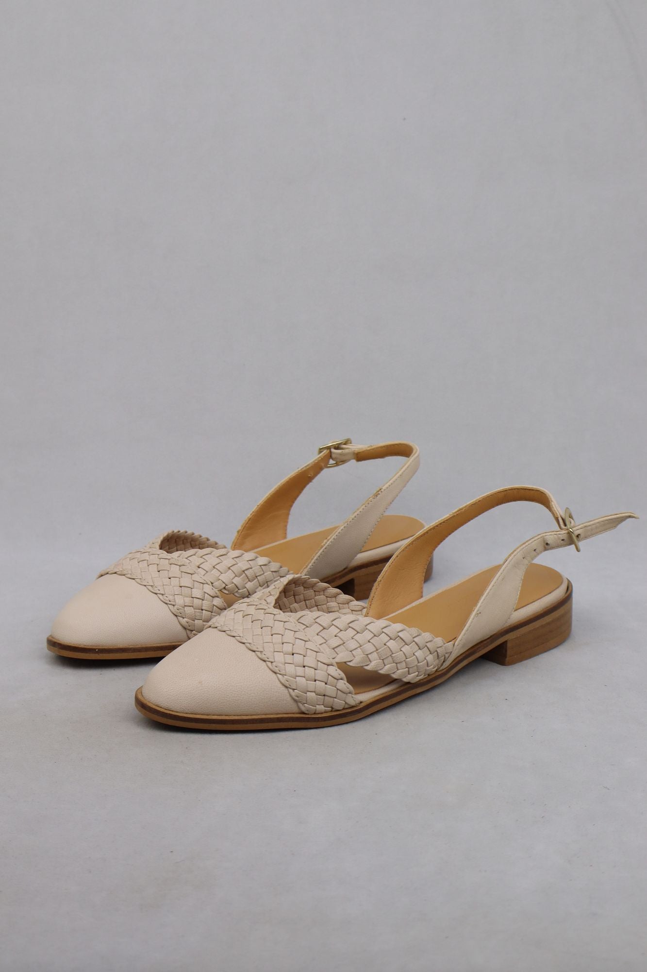 SANDALIA REGINA CREMA