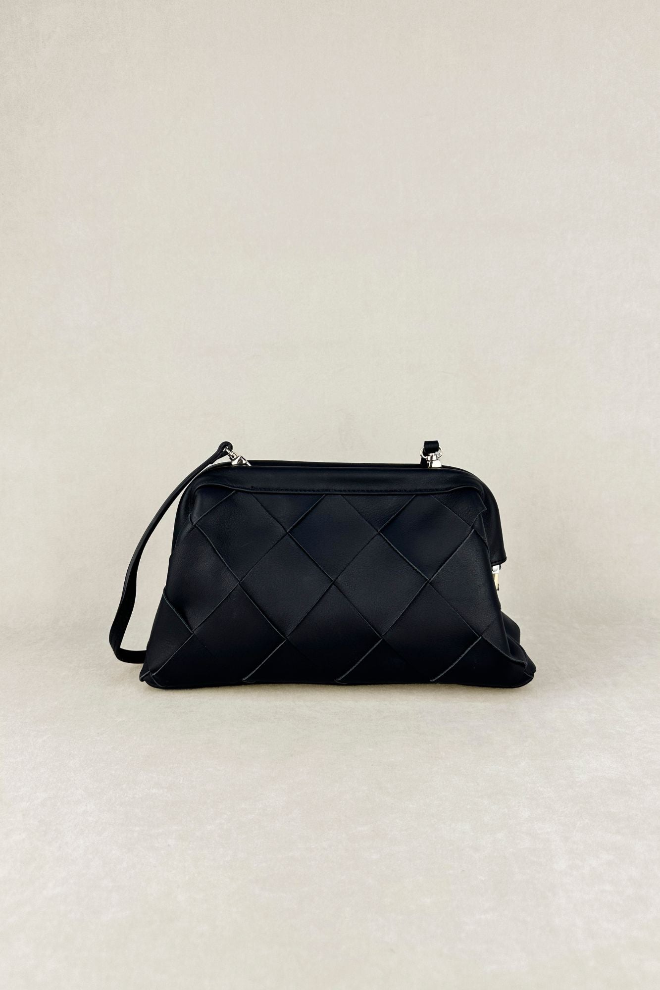 BLACK BRAIDED CLUTCH BAG