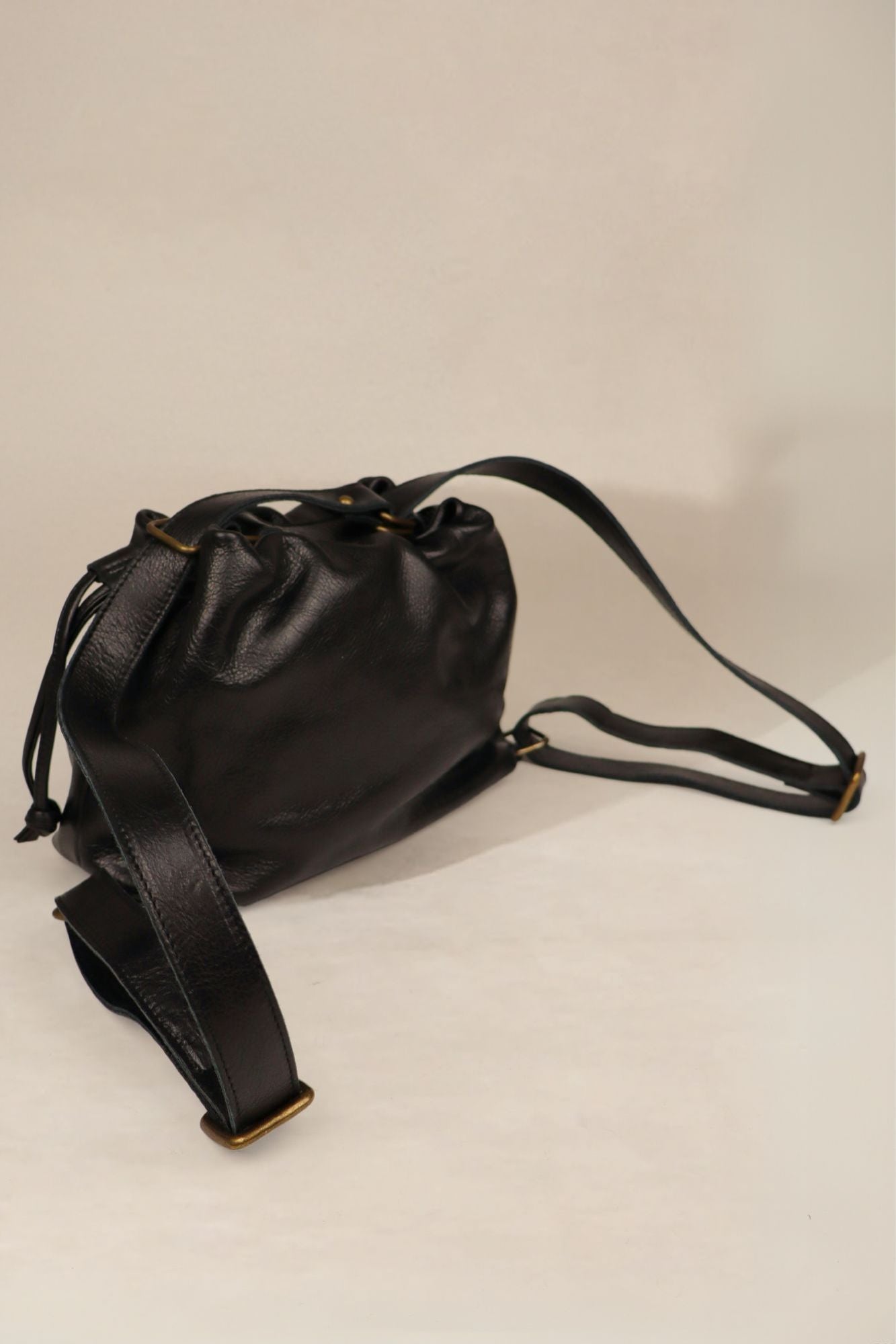 BOLSO MOCHILA NEGRO